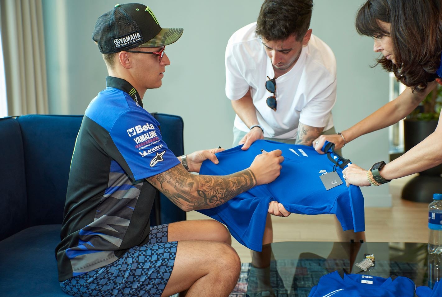 Maglietta Yamaha Paddock Blu firmata Fabio Quartararo Donna - CharityStars