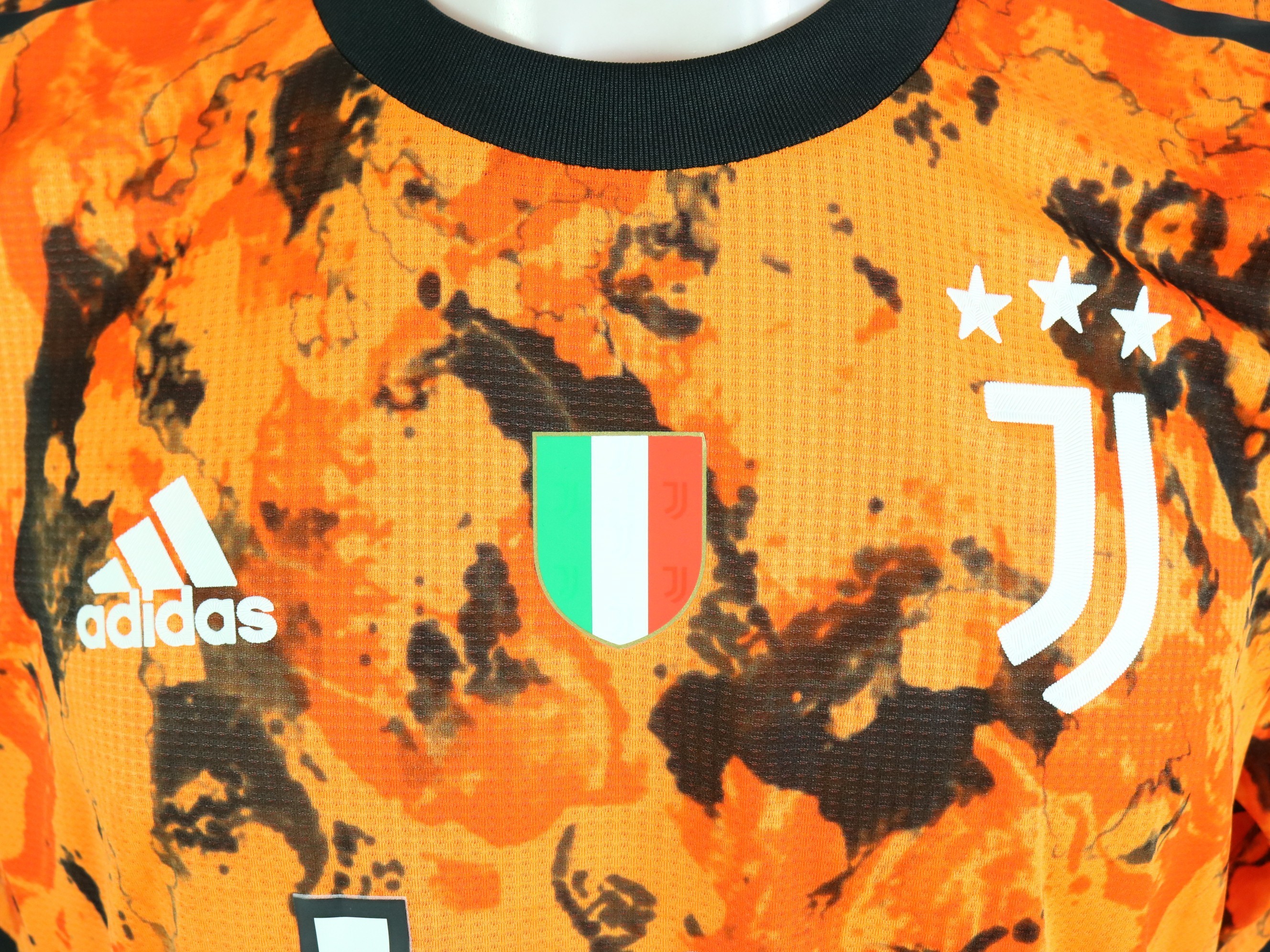 Maglia Cristiano Ronaldo preparata Ferencváros vs Juventus UCL 2020 -  CharityStars