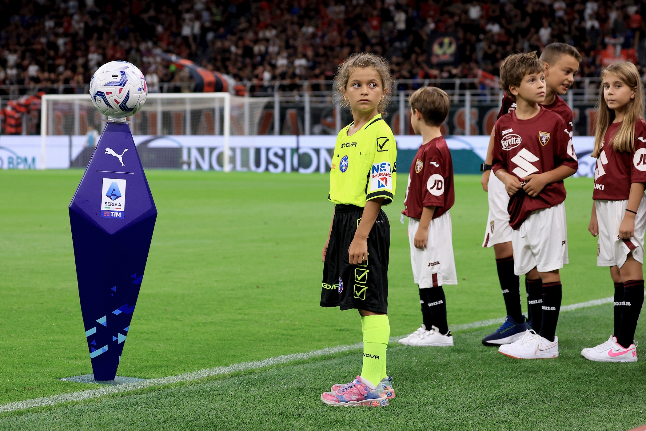 Mascotte Experience per Empoli-Milan con Poltrona e gadget + Due Biglietti  - CharityStars