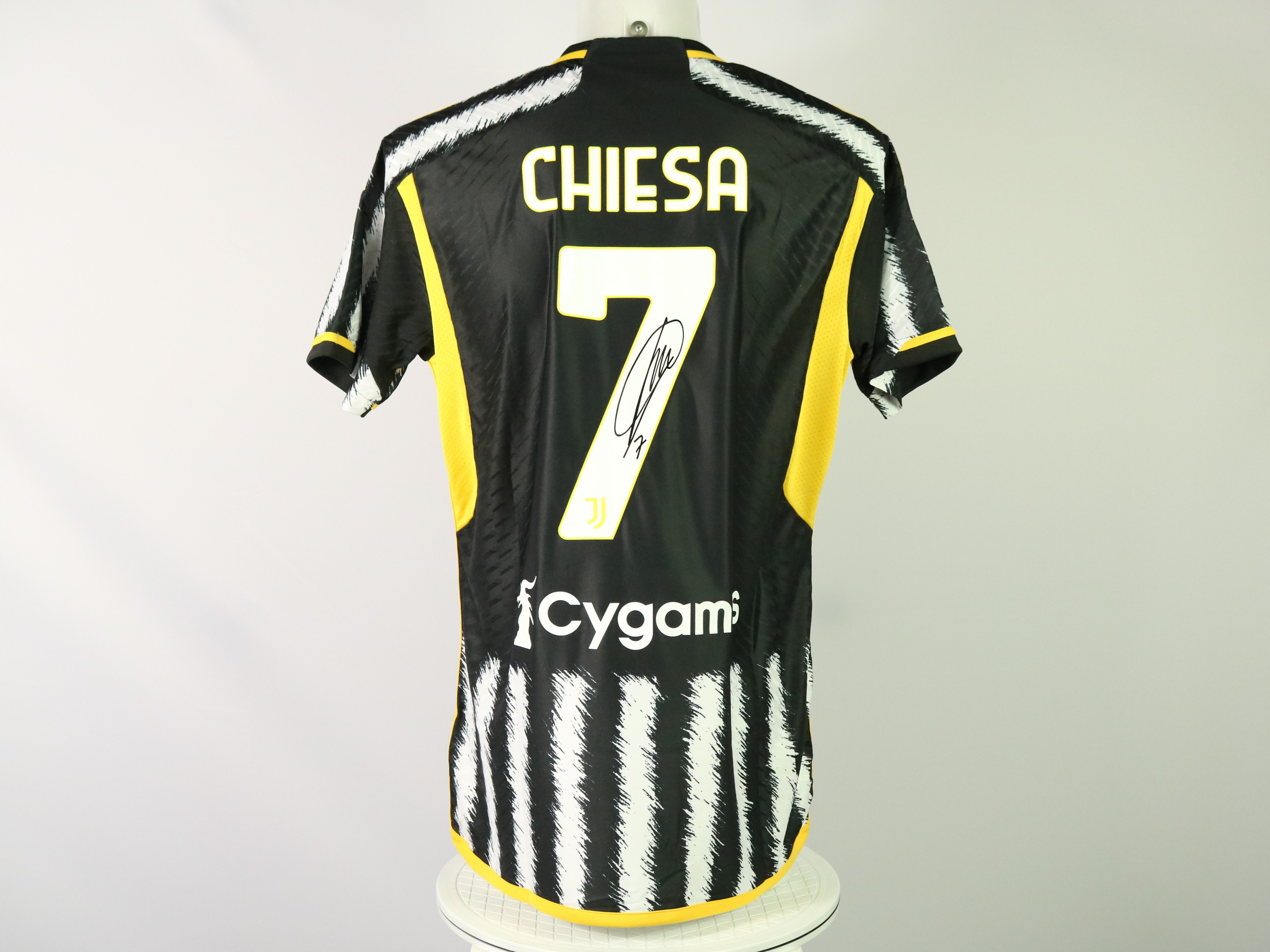 Maglia Chiesa Juventus, preparata 2023/24 - Autografata - CharityStars