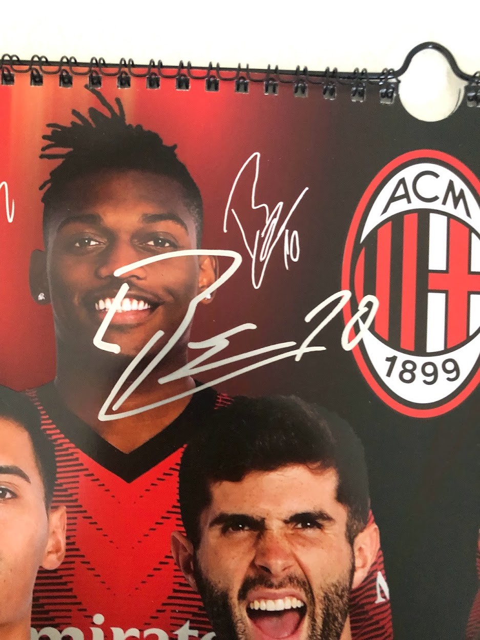 Calendario ufficiale Milan 2024 - Autografato dai giocatori - CharityStars