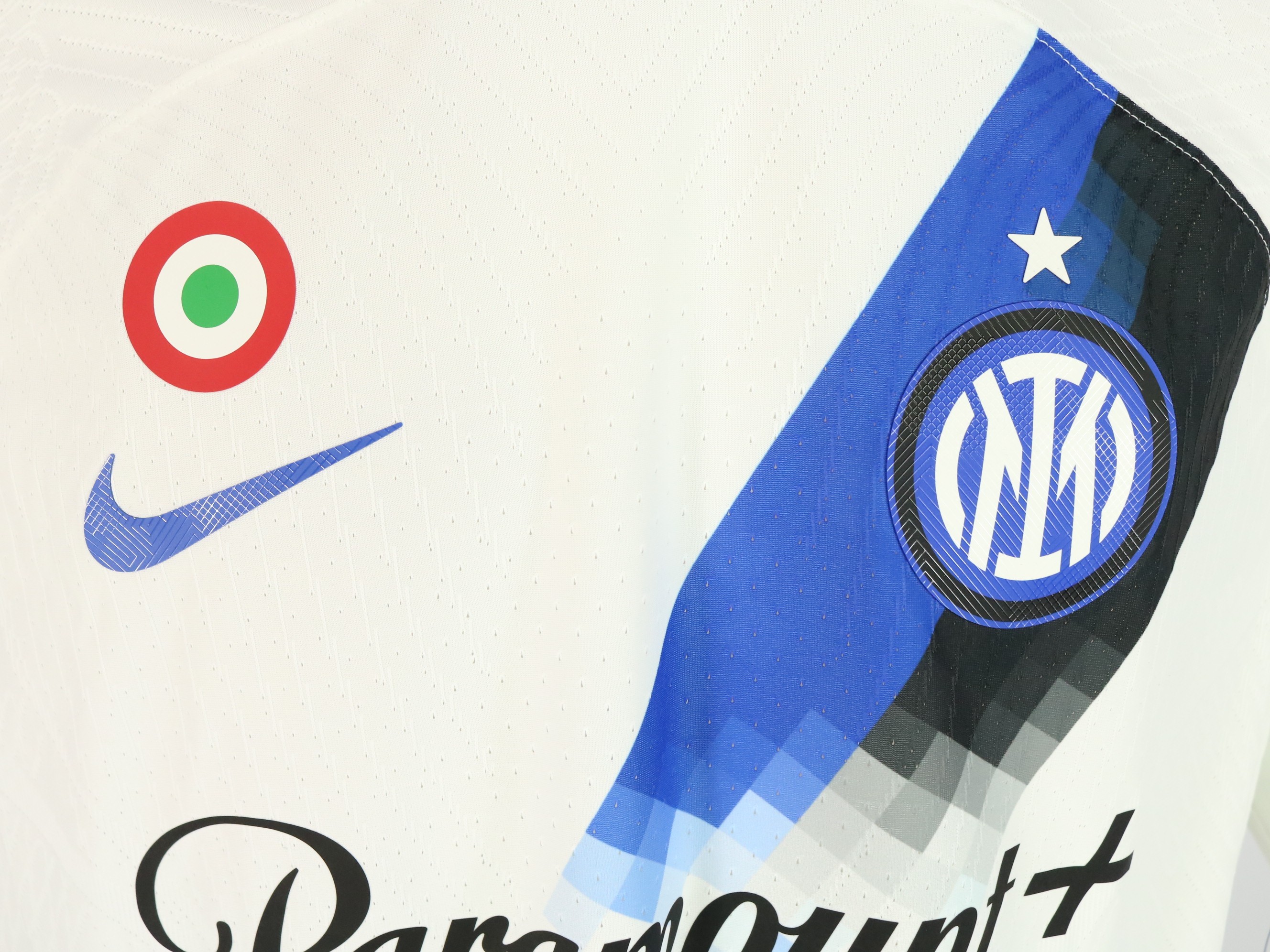 Maglia ufficiale Frattesi Inter, 2023/24 - Autografata - CharityStars