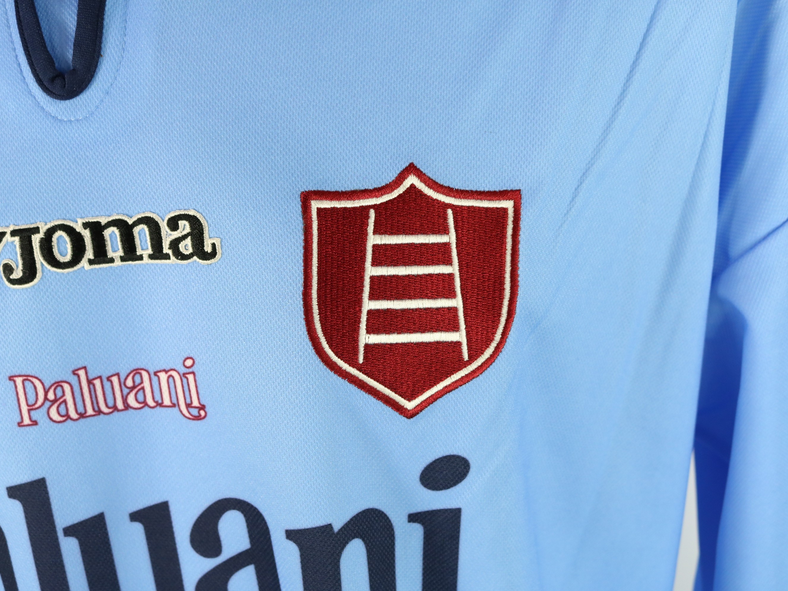 Eriberto's Chievo Verona Match Shirt, 2000/01 - CharityStars