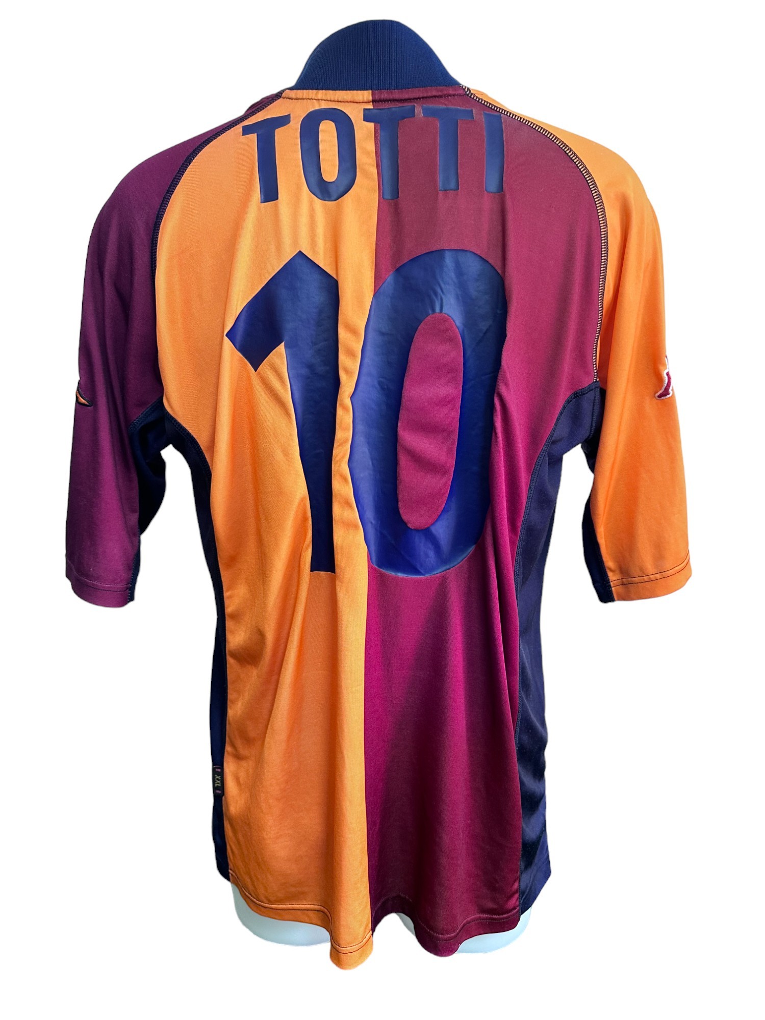 Maglia Totti Roma, 1998/99 - Autografata e incorniciata - CharityStars