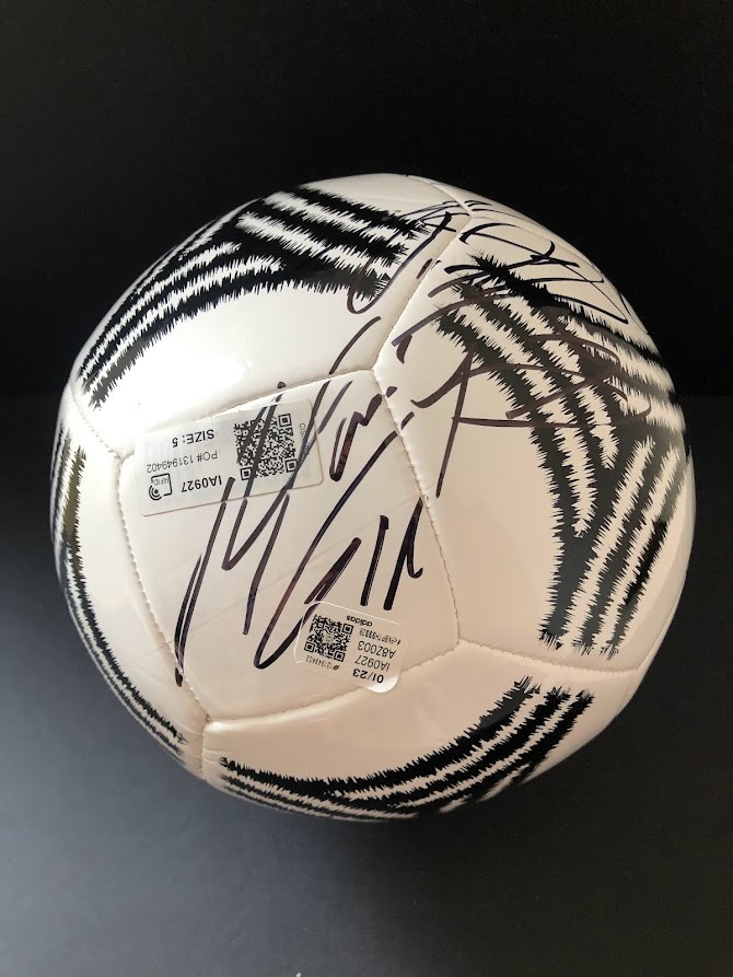 Pallone Ufficiale Autografato F.C Juventus 2023 2024 : : Sport e  tempo libero