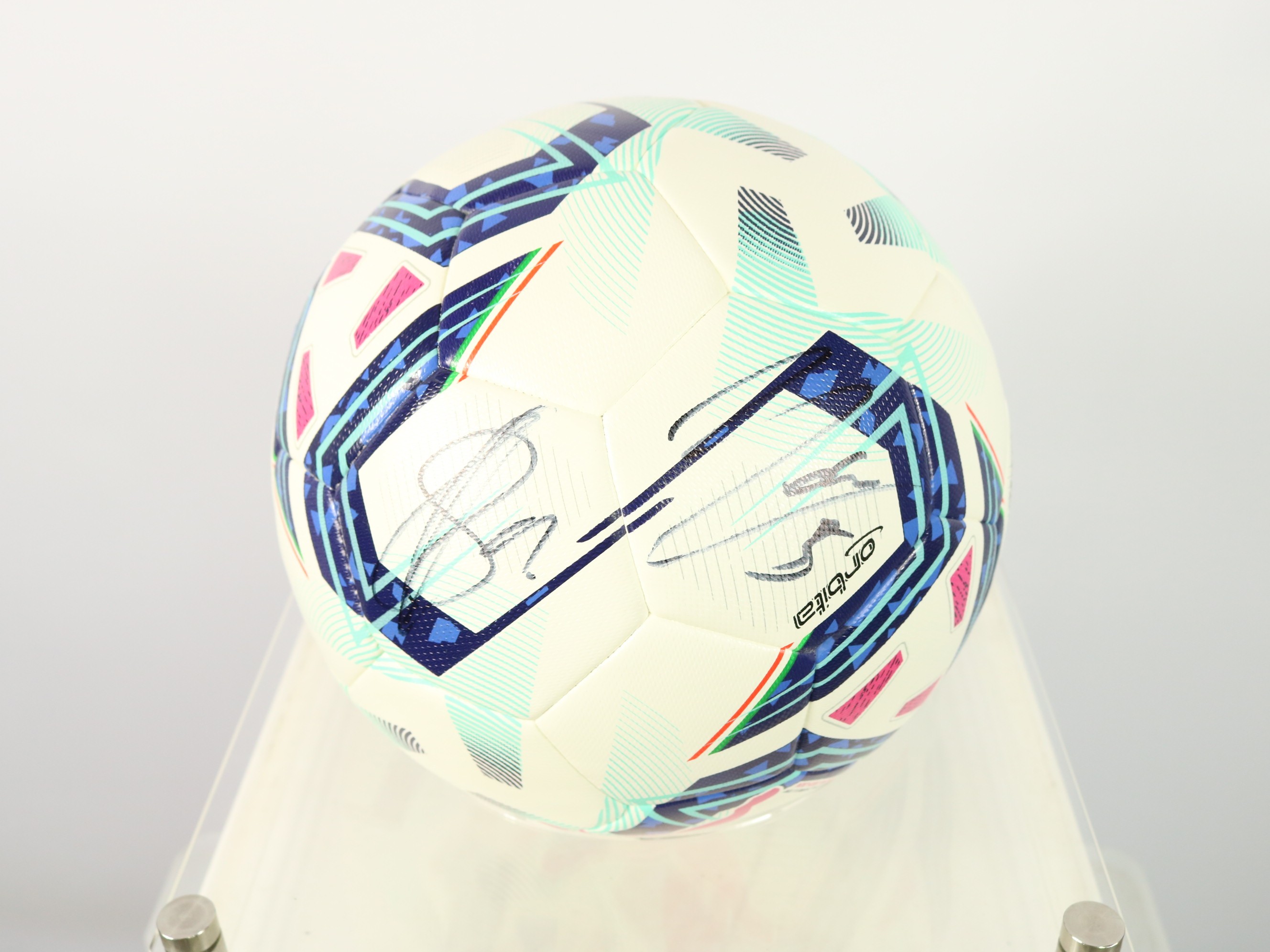 Presentato Artemio: è il pallone ufficiale della Serie C 2023-24. Dedicato  a Franchi - TUTTO mercato WEB