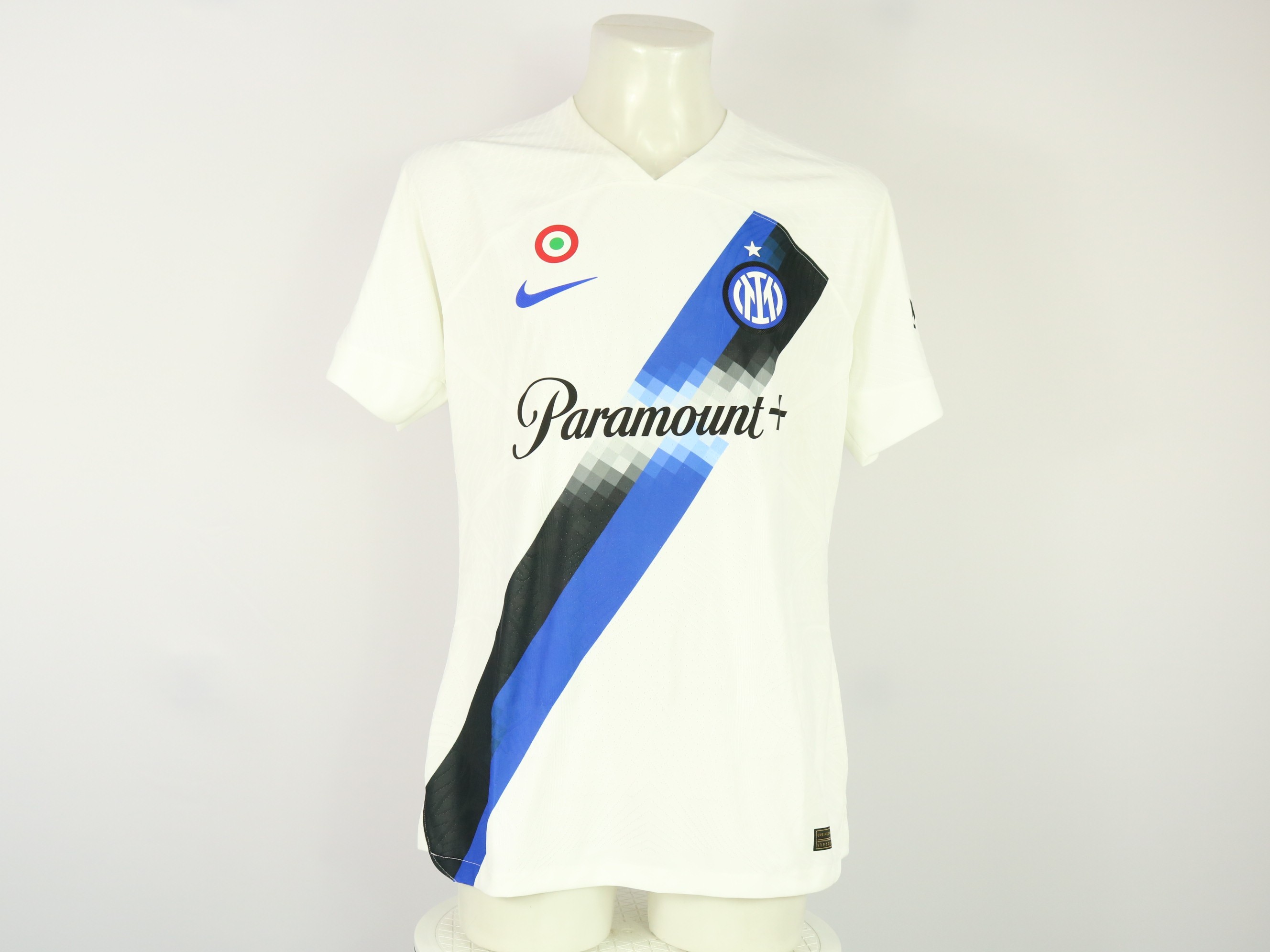 Thuram prepared Inter Shirt 2023/24 - Signed - CharityStars