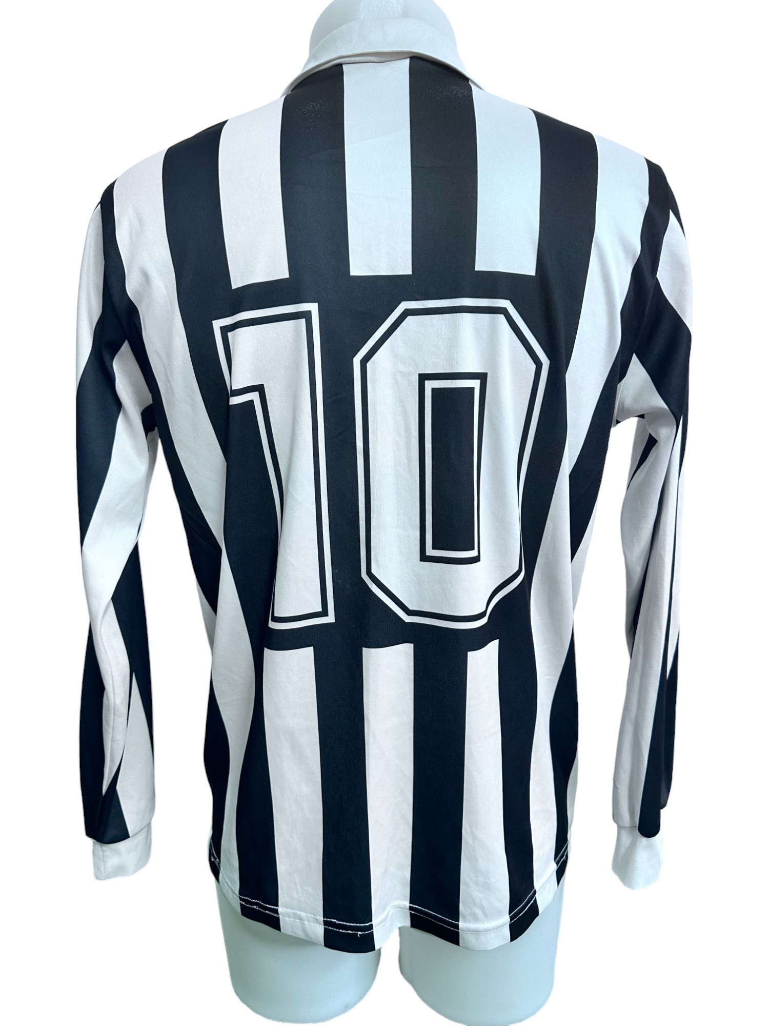 Juventus Official Baggio Shirt, 1993/94 - CharityStars