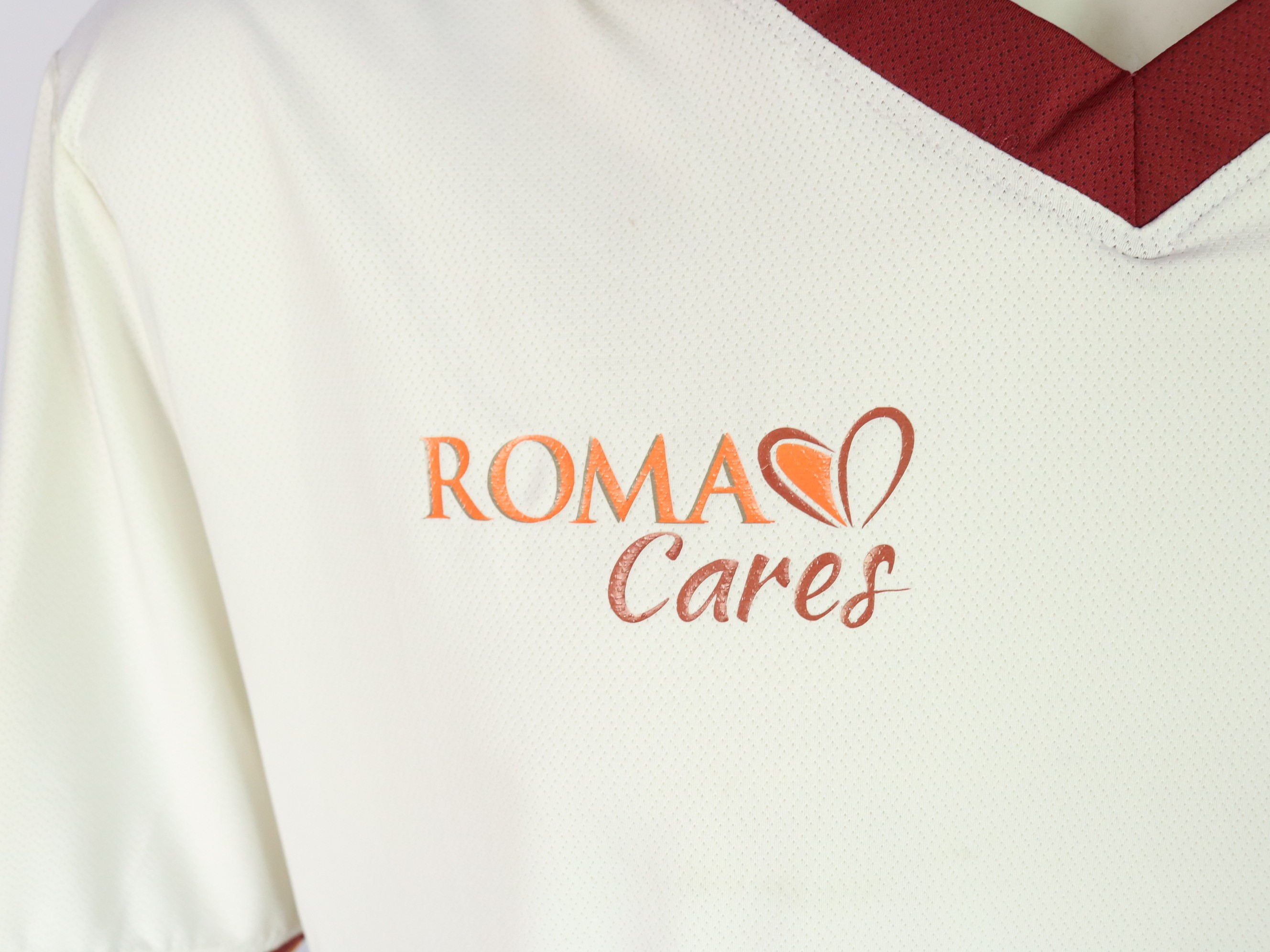 Totti's Match Shirt, Milan vs Roma 2013 - Sponsor Telethon - CharityStars