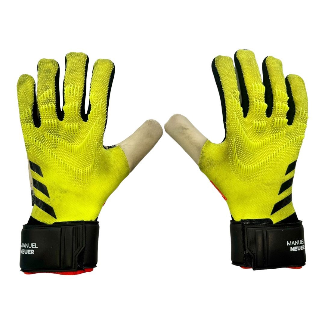 Neuer deals gloves