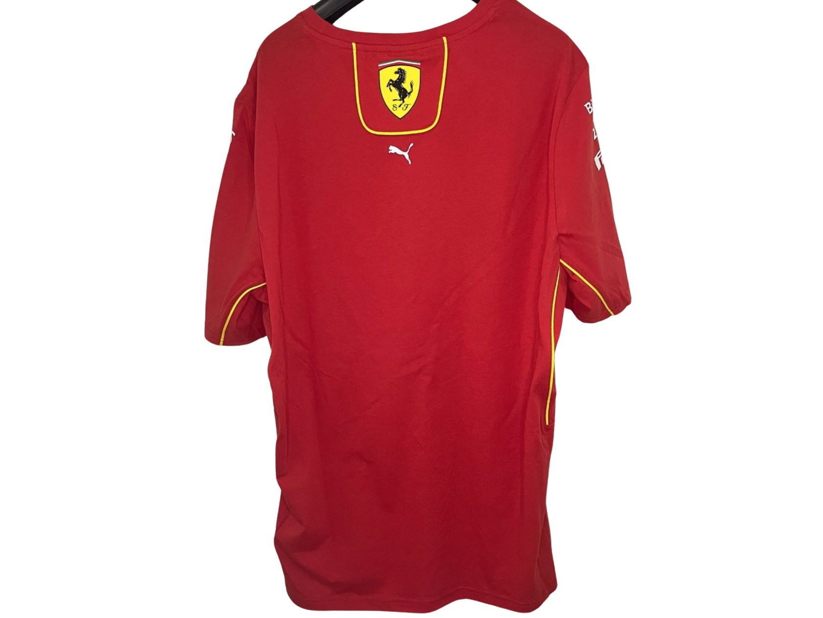 T-shirt Ufficiale Scuderia Ferrari, 2023 - Autografata Da Carlos Sainz E Charles Leclerc 1