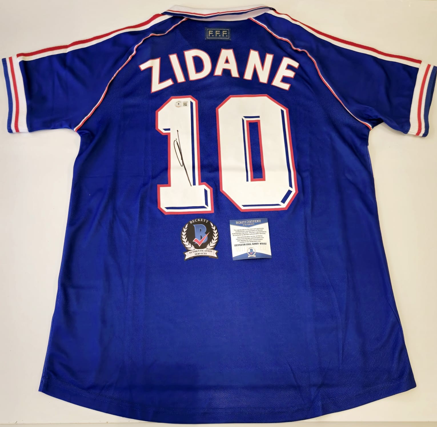 Zidane's France World Cup 1998 Signed Replica Shirt - CharityStars