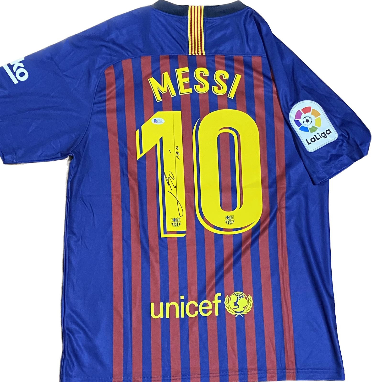 Lionel Messi s Barcelona 2018 19 Signed Replica Shirt CharityStars