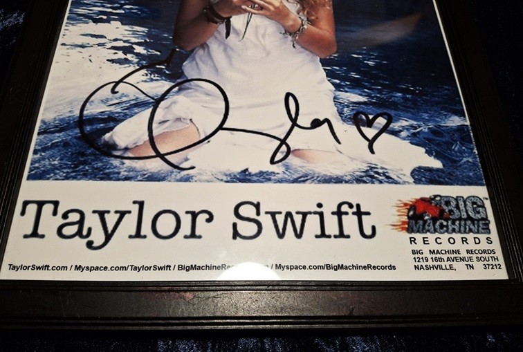 Taylor Swift's Debut Album Award - CharityStars