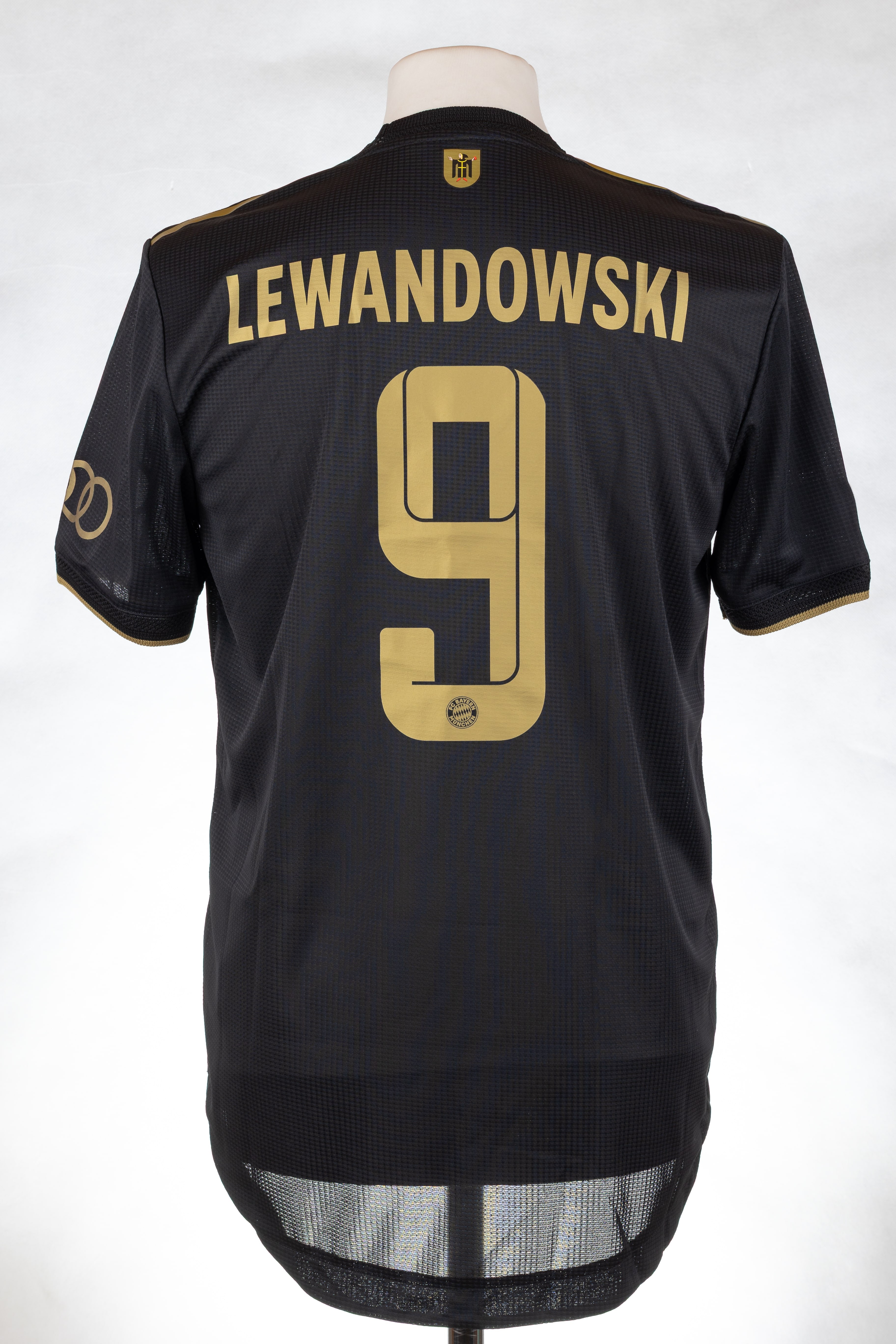 Lewandowski's 2021/22 Bayern Munich Champions League Match-Issued