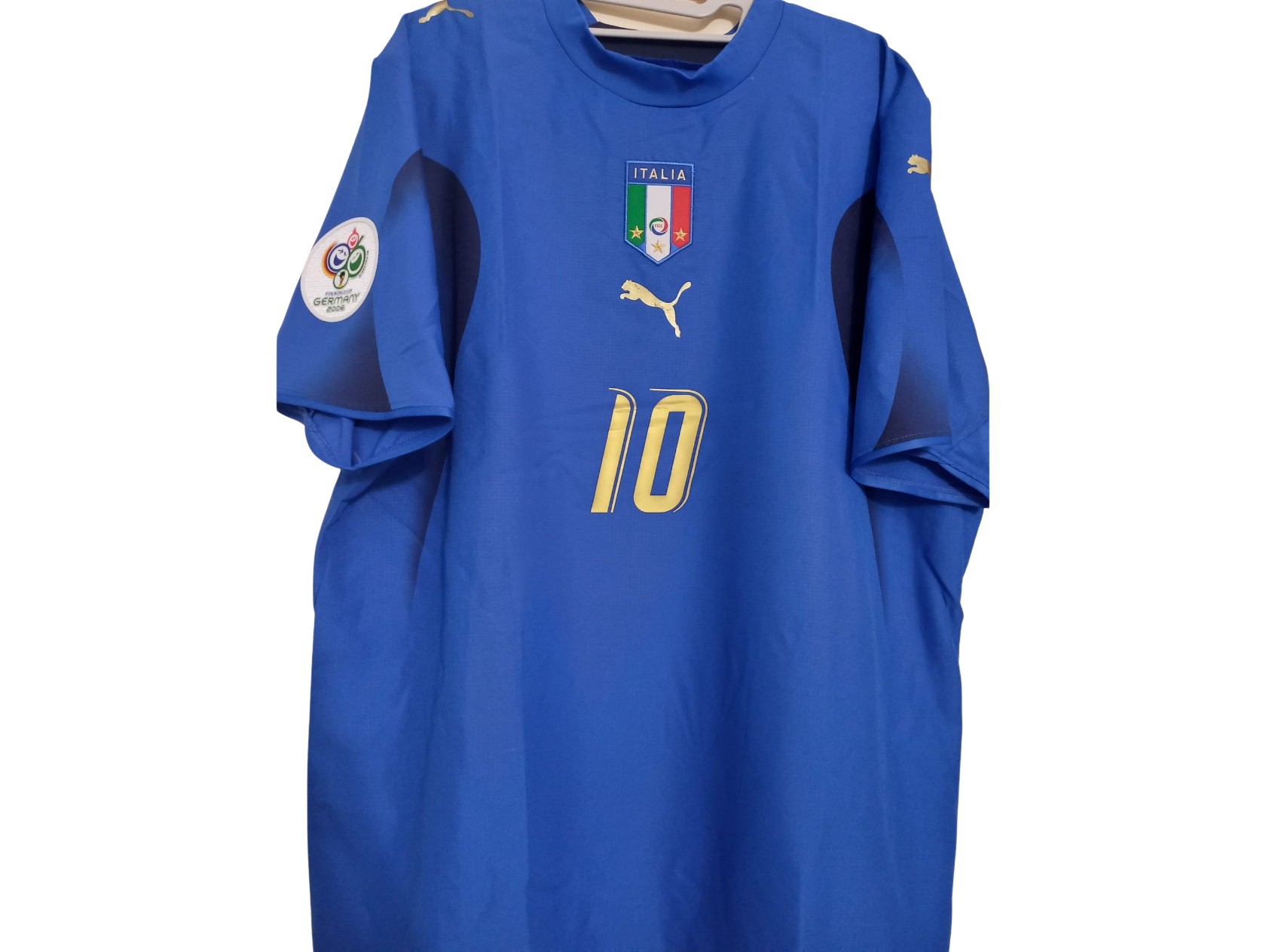 Totti's Italy Signed Official Shirt, World Cup 2006 - CharityStars