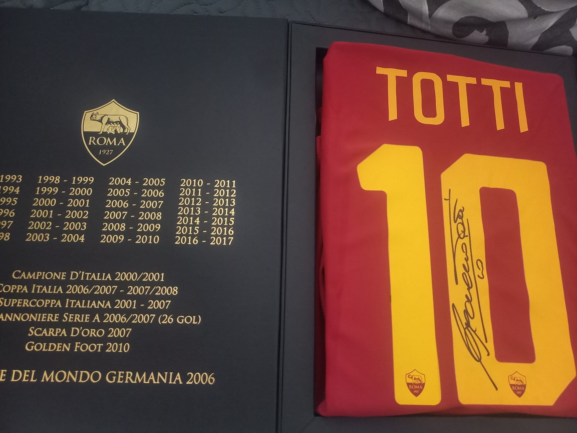 Totti's Roma Last Match Signed Issued Shirt Box Set, 2016/17
