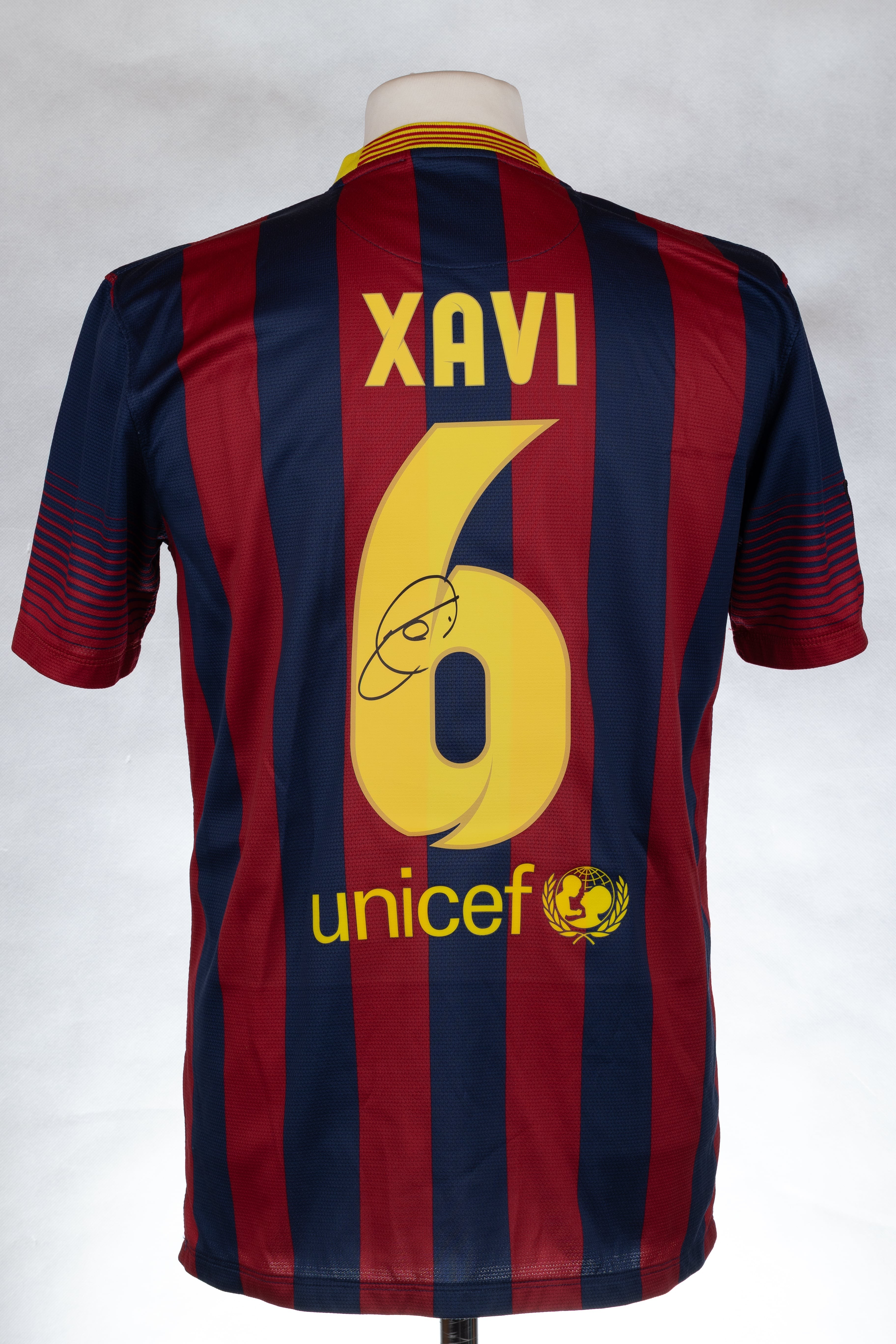 Xavi's Barcelona 2013/14 Signed Shirt - CharityStars