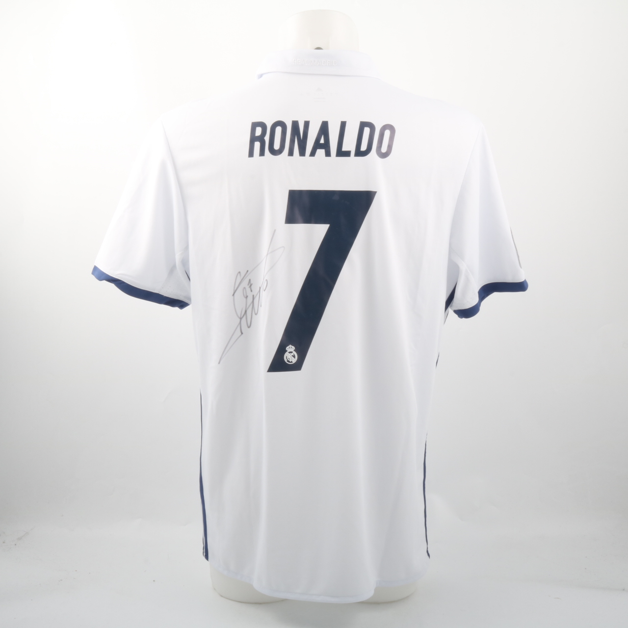 Cristiano Ronaldo Signed Replica Real Madrid 2016/17 Home Shirt 26284