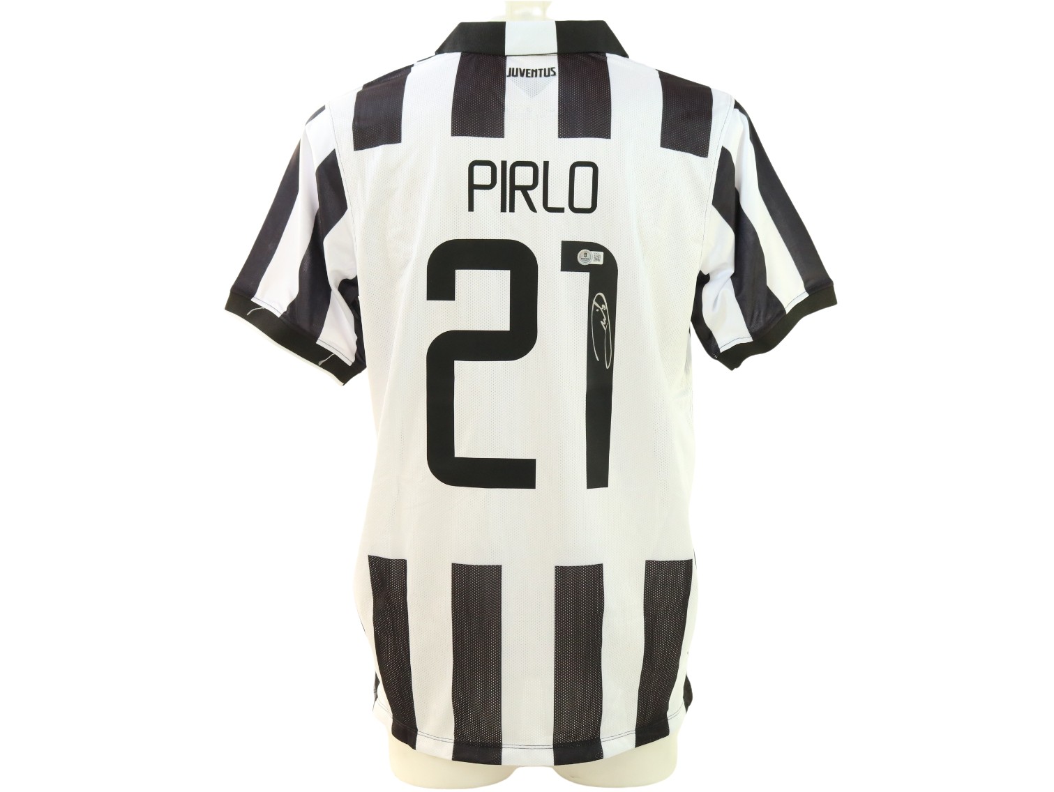 ユベントス PIRLO 直筆サイン入りユニフォーム21番 Andrea Pirlo's Juventus Signed Replica Shirt - CharityStars