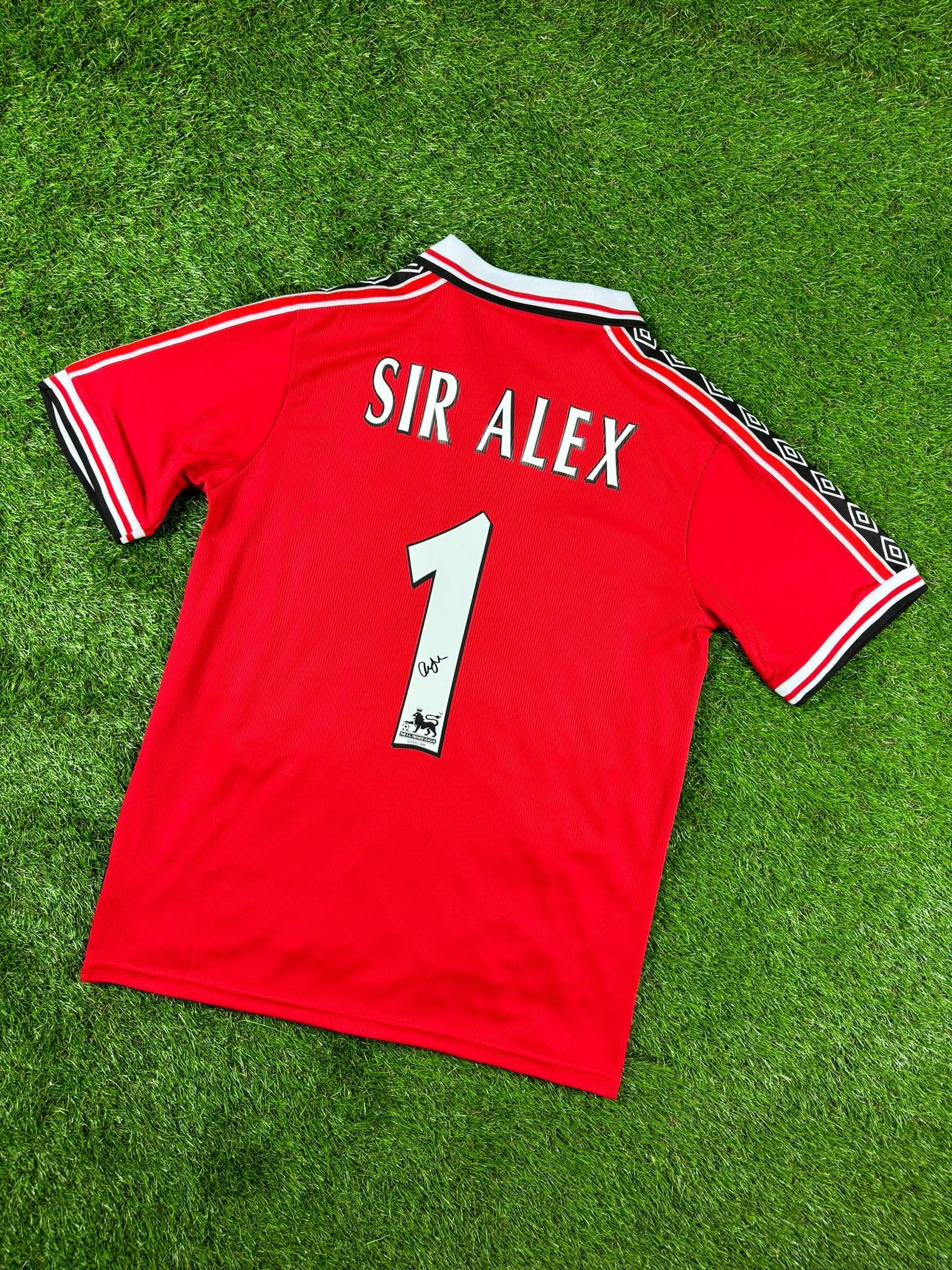 Sir Alex Ferguson Signed Manchester United 1999 Home Football