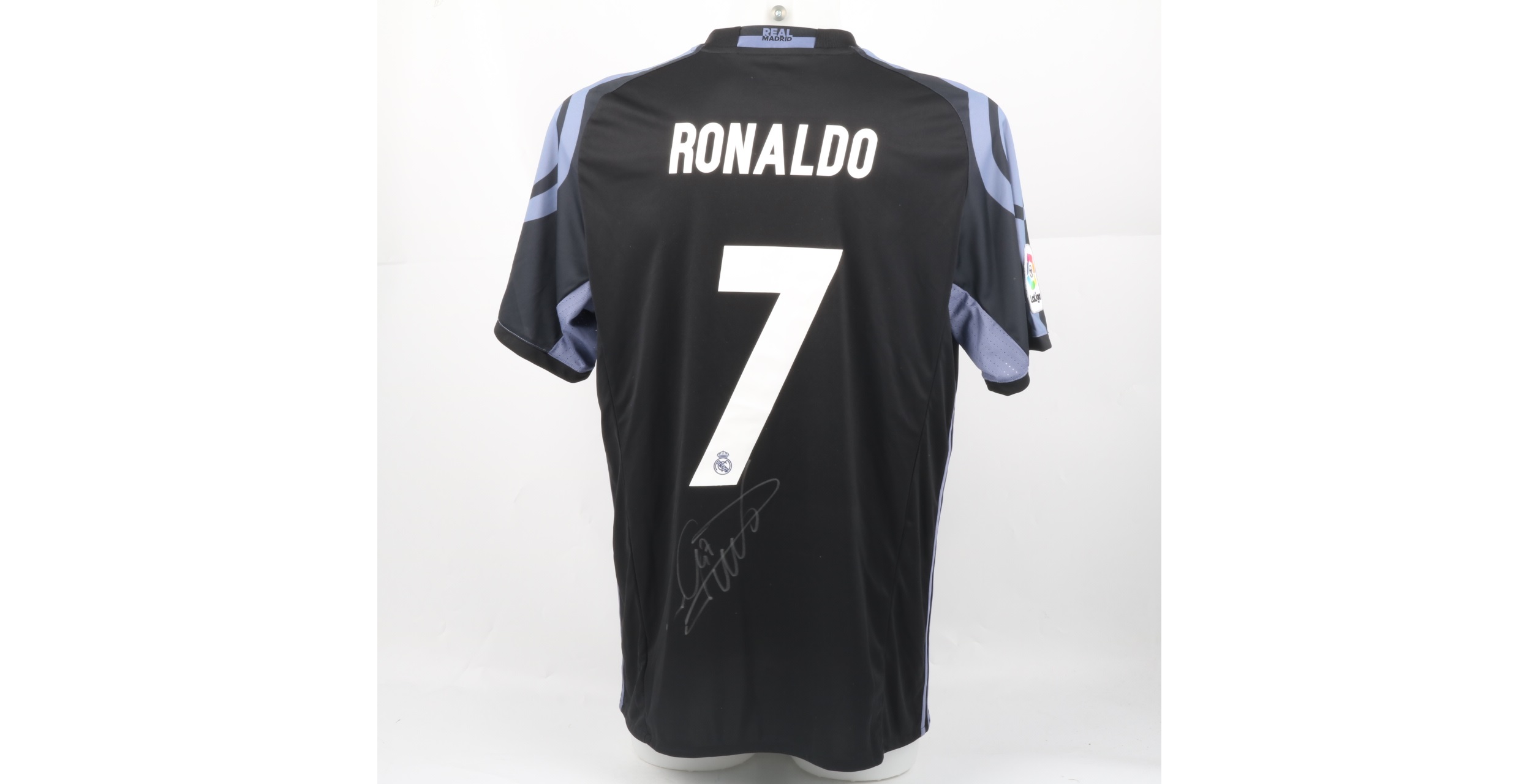 Signed Cristiano Ronaldo 2016/2017 Home Jersey - CharityStars