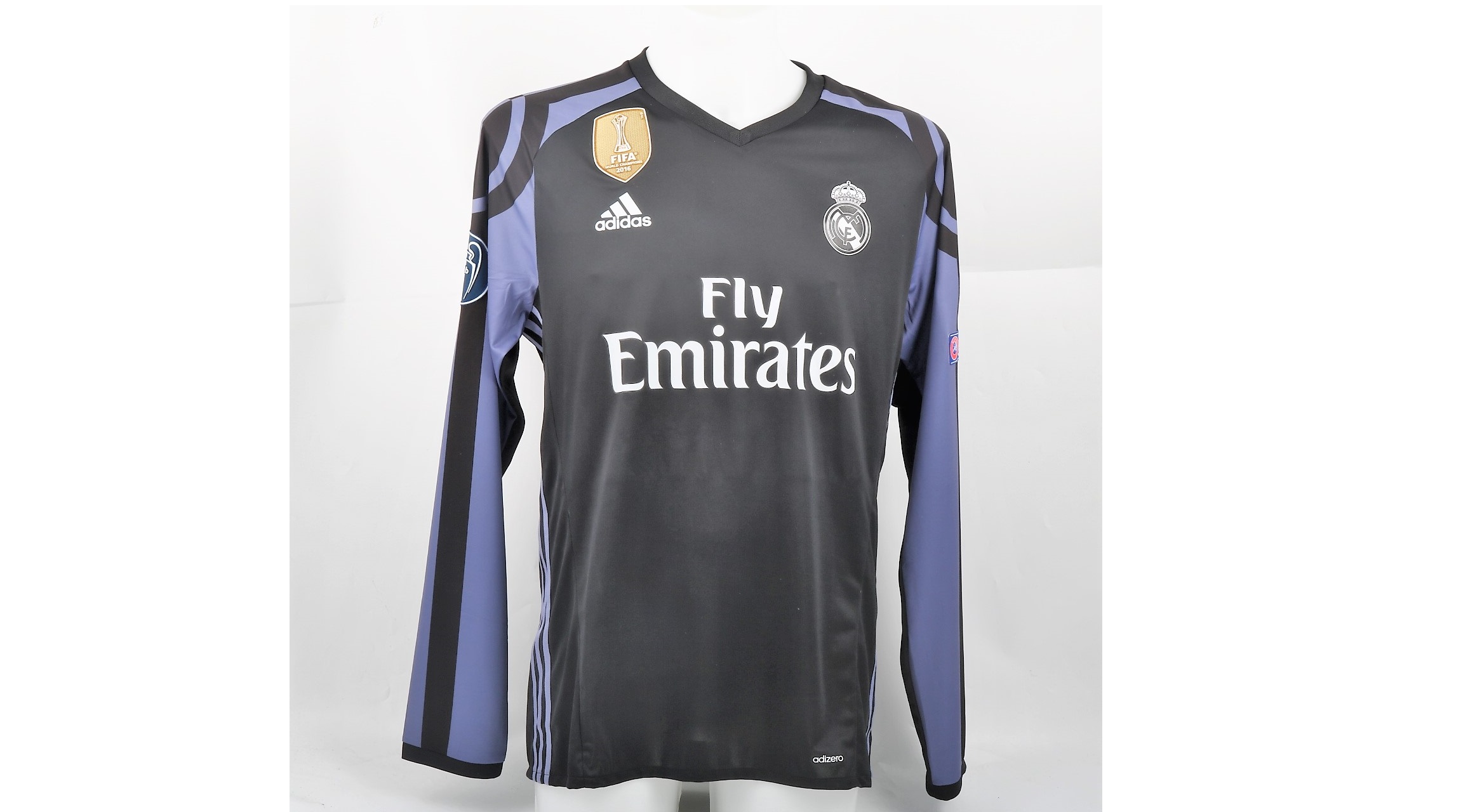 Signed Cristiano Ronaldo 2016/2017 Home Jersey - CharityStars