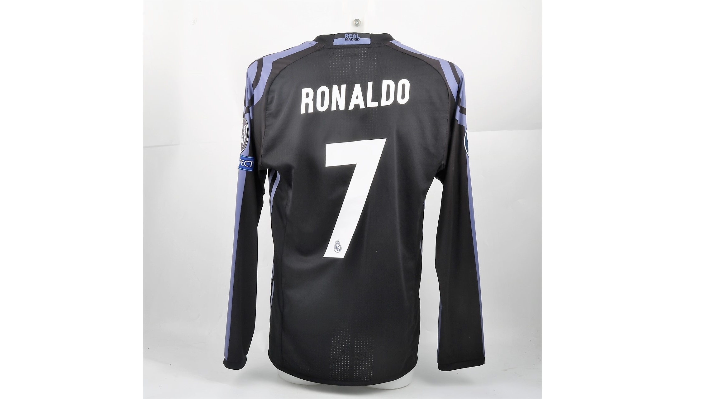 Signed Cristiano Ronaldo 2016/2017 Home Jersey - CharityStars
