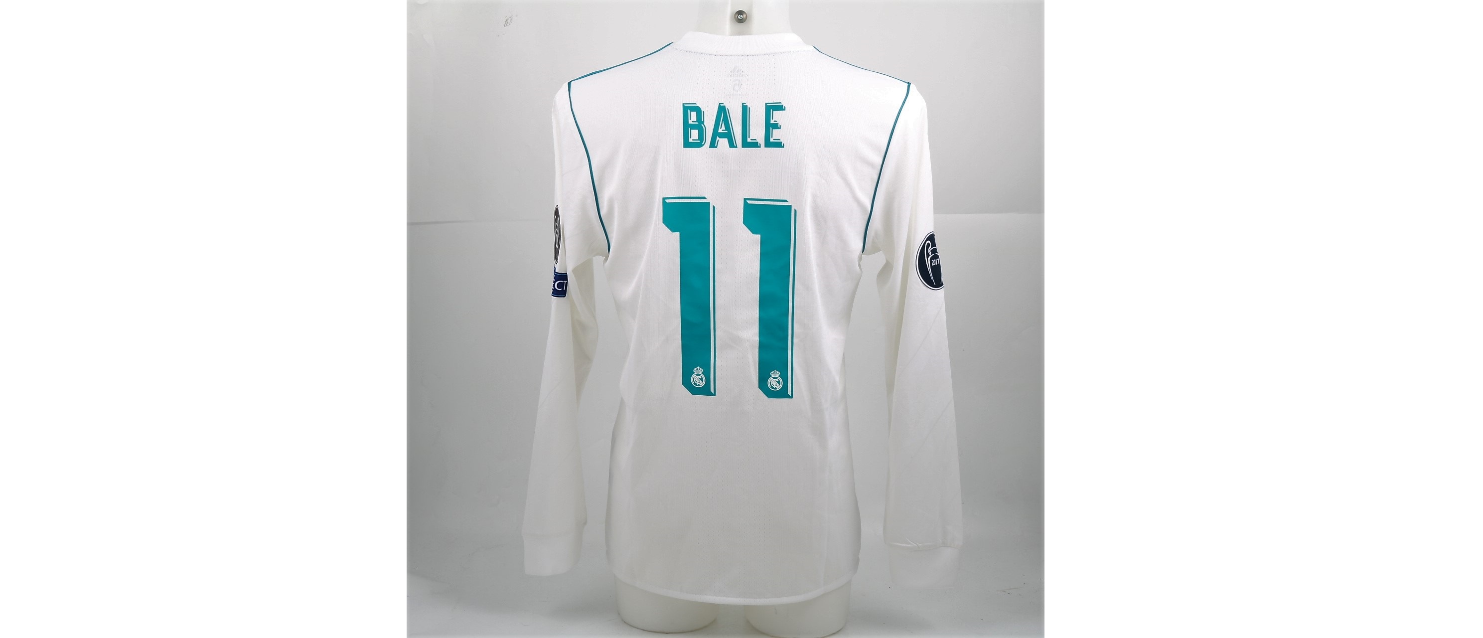 Official Real Madrid 2017/18 Shirt signed by Gareth Bale - CharityStars