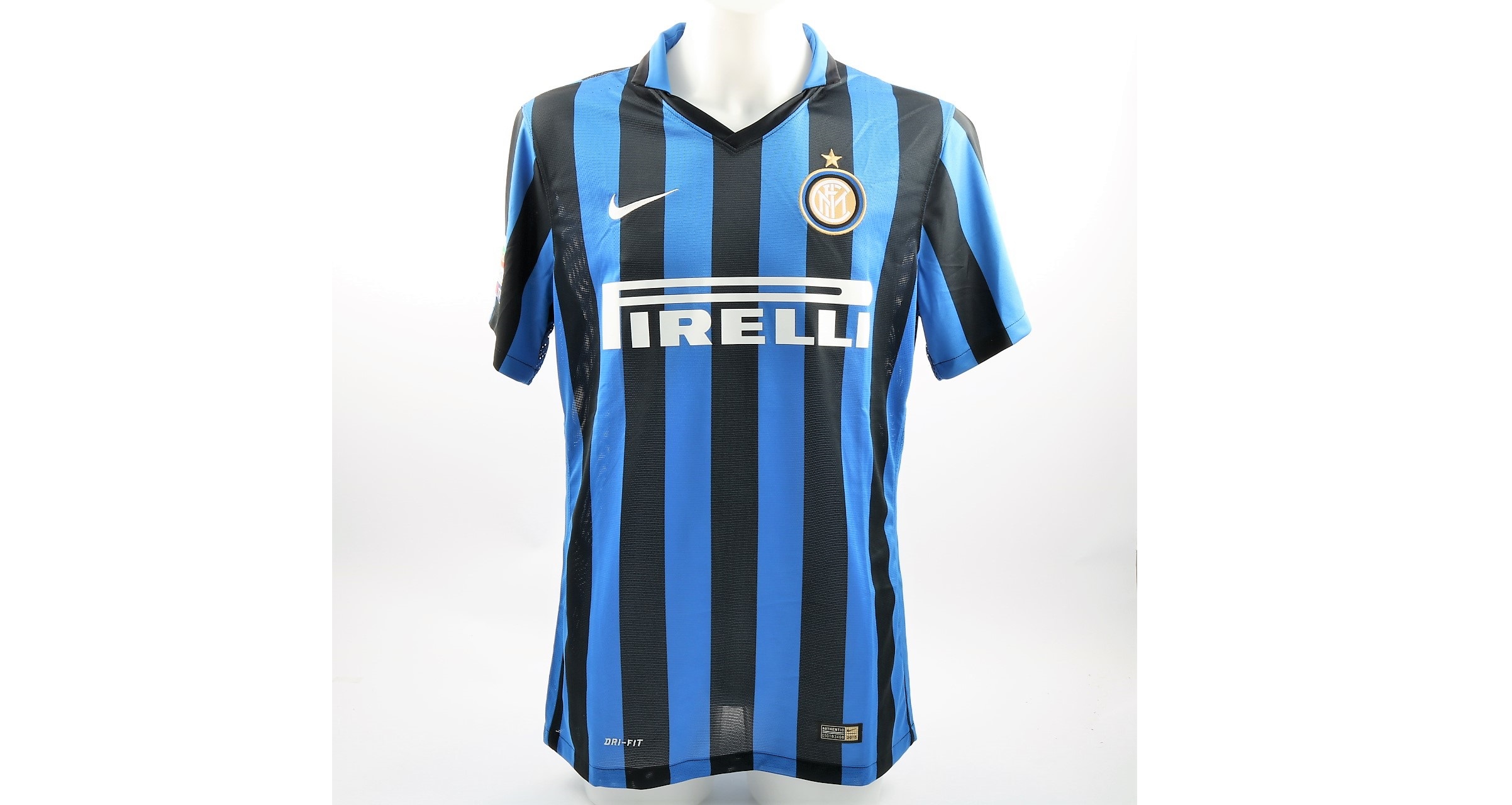 Maglia ufficiale Jovetic Inter, Serie A 15/16 autografata con teca -  CharityStars