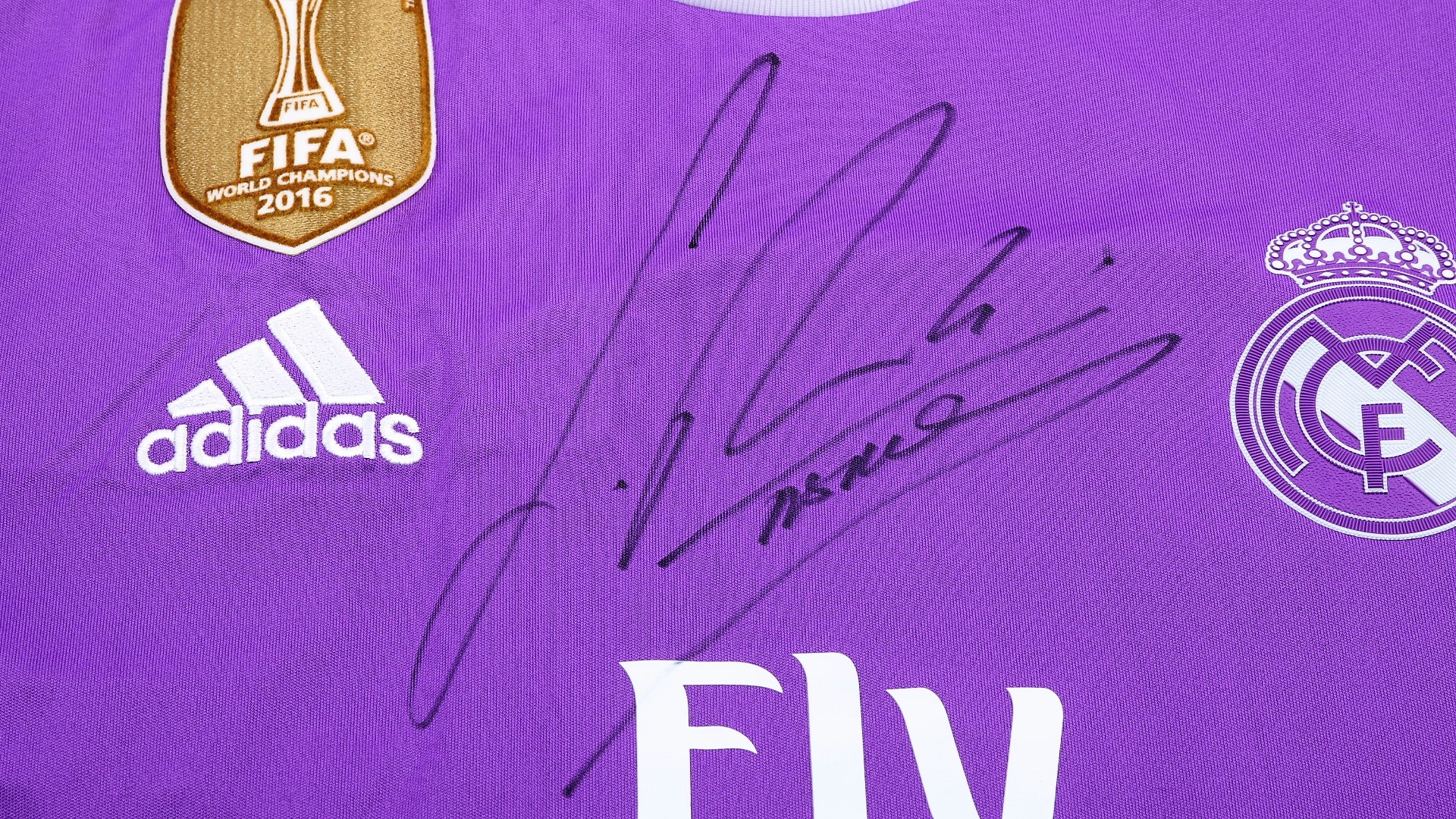 Ronaldo's Official Real Madrid 2016/17 Shirt - Signed by Players -  CharityStars