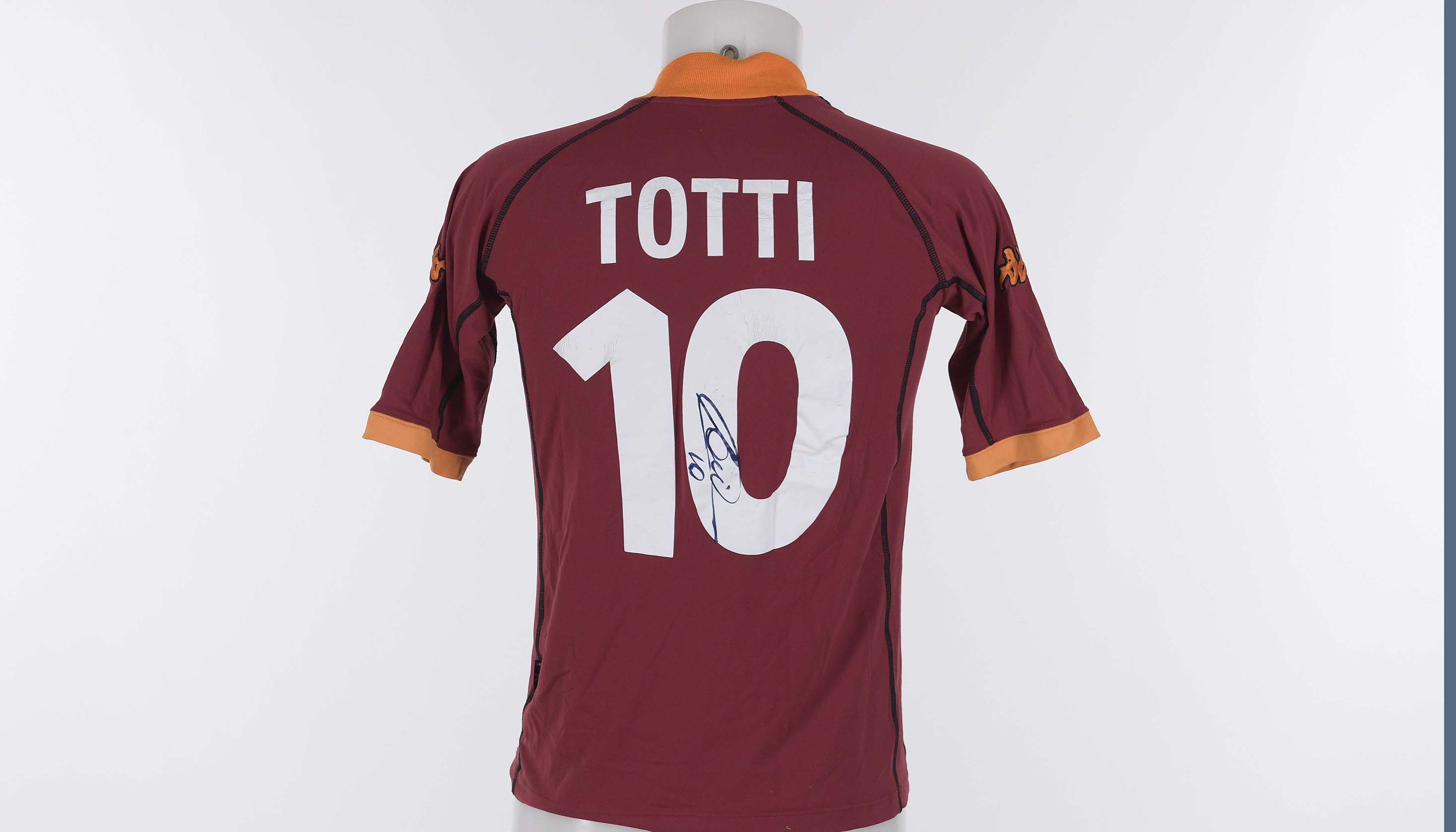 Previsión Categoría atómico Francesco Totti's AS Roma Signed Shirt, 2001/2002 - CharityStars