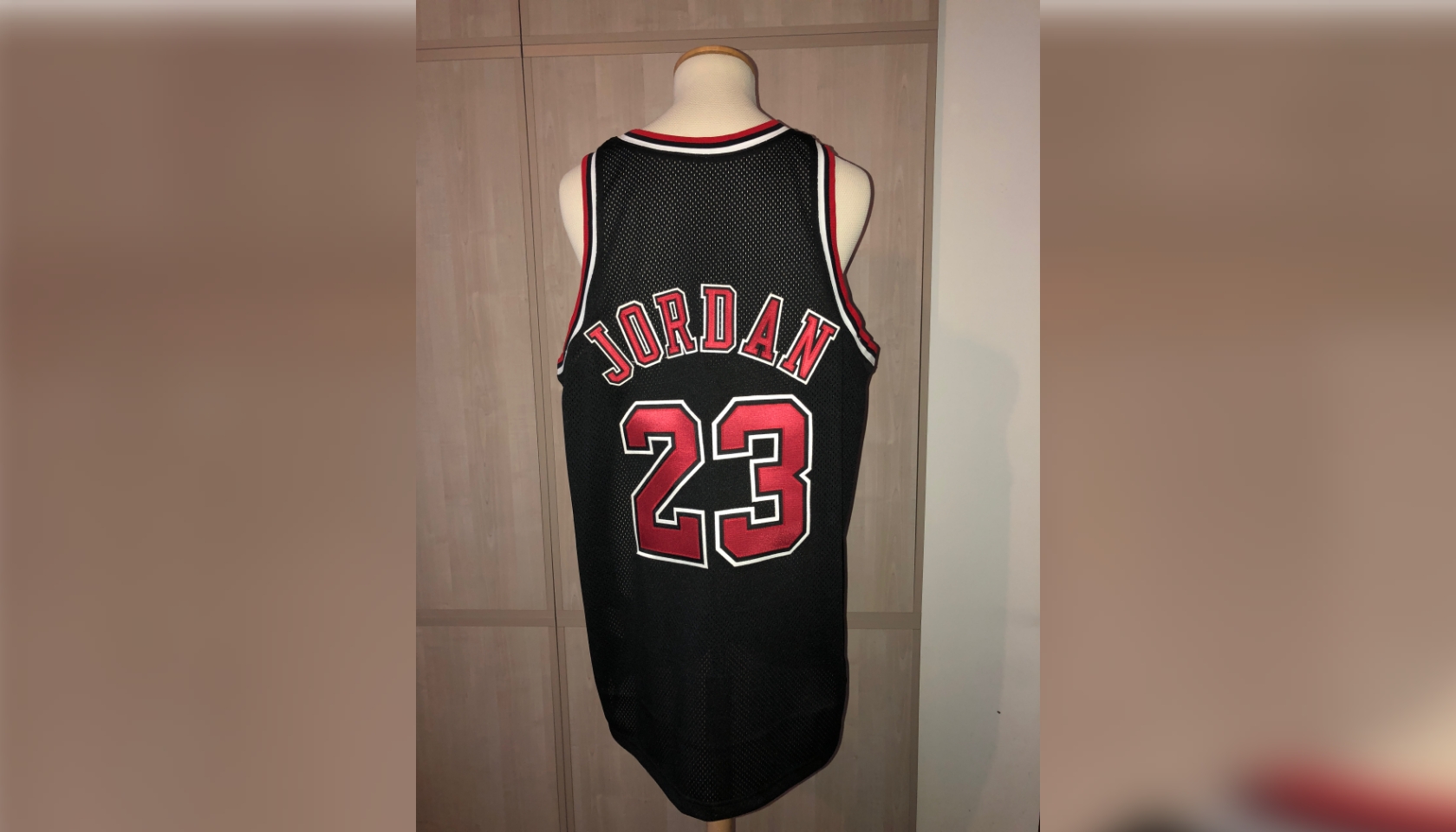 Michael Jordan Signed and Framed Mitchell & Ness 97-98 Chicago Bulls Jersey  - CharityStars