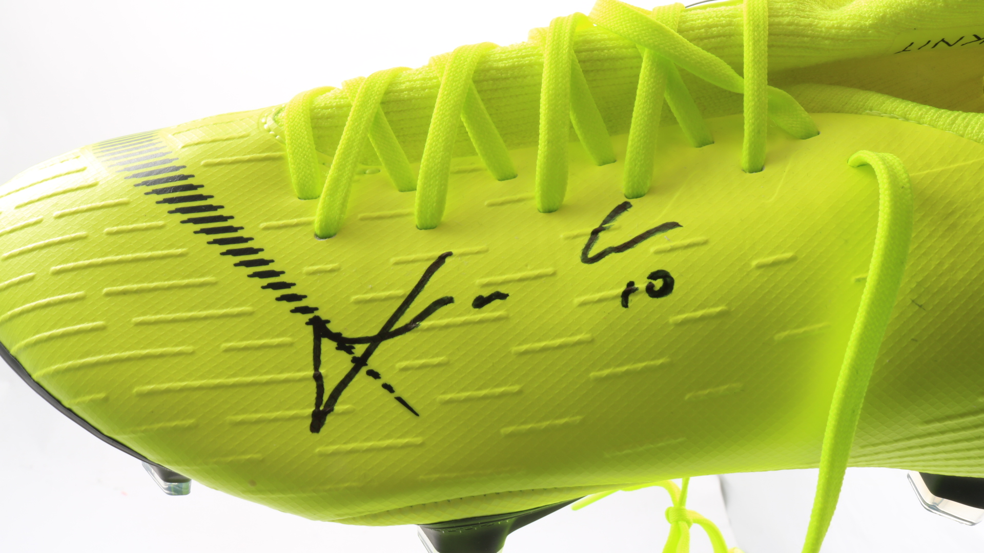 Nike Mercurial Vapor 360 Boots. Match Worn. Personalised No 17. Signed  (both). - Footballers4Change