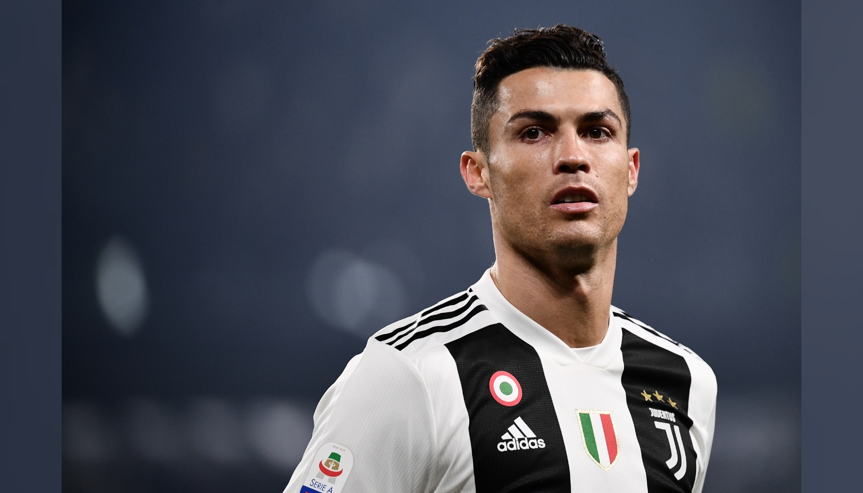 Ronaldo's Juventus Jersey Sells 520,000 Units