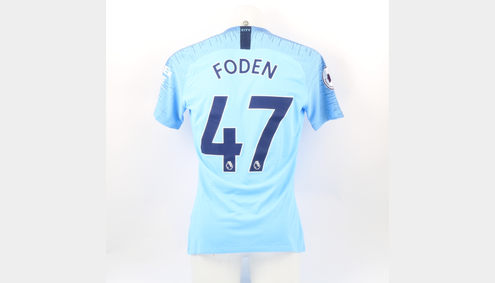 Phil Foden Signed Manchester City Jersey (Beckett)