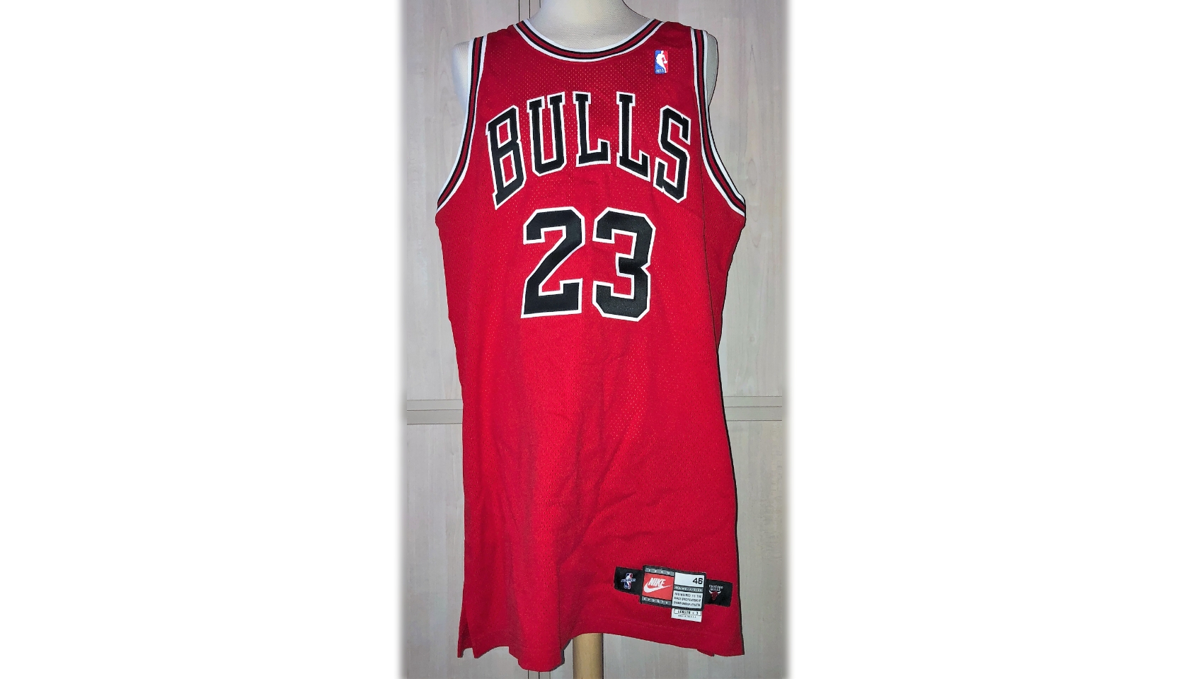 Chicago Bulls Jersey Issued to Michael Jordan - CharityStars