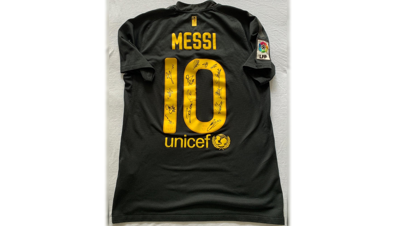 Messi's Official Barcelona Signed Shirt, 2011/12 - CharityStars