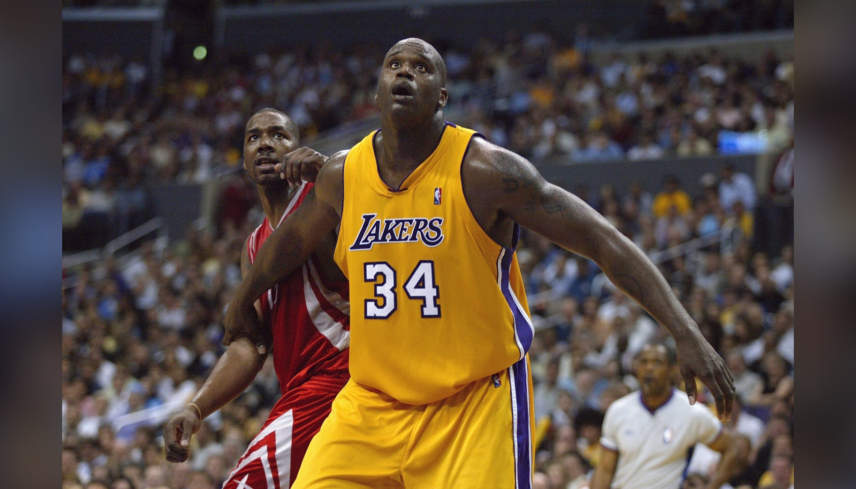 Los Angeles Lakers Official Jersey Signed by Shaquille O'Neal - CharityStars