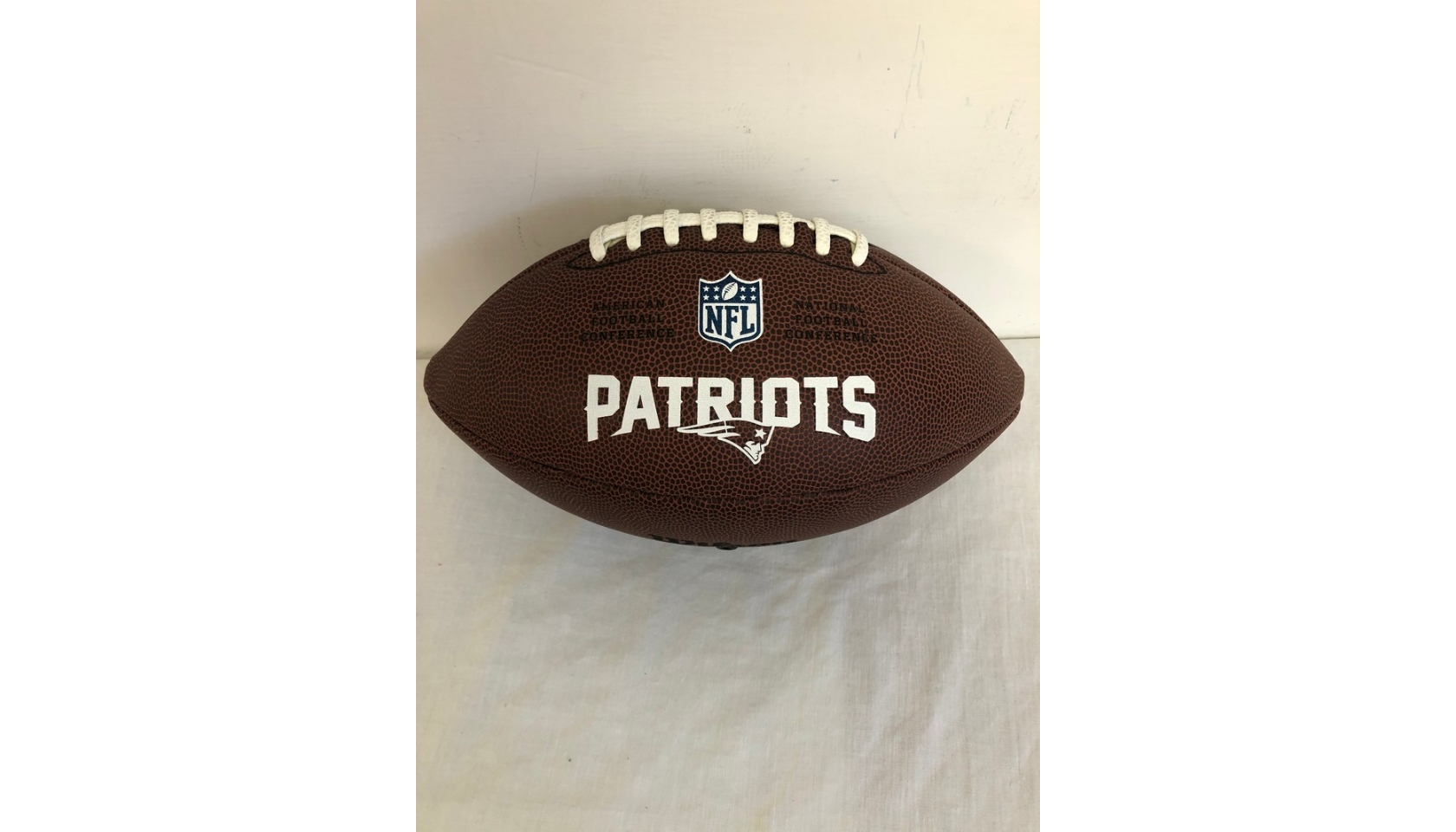 Tom Brady Signed The Patriots Mini Helmet - CharityStars