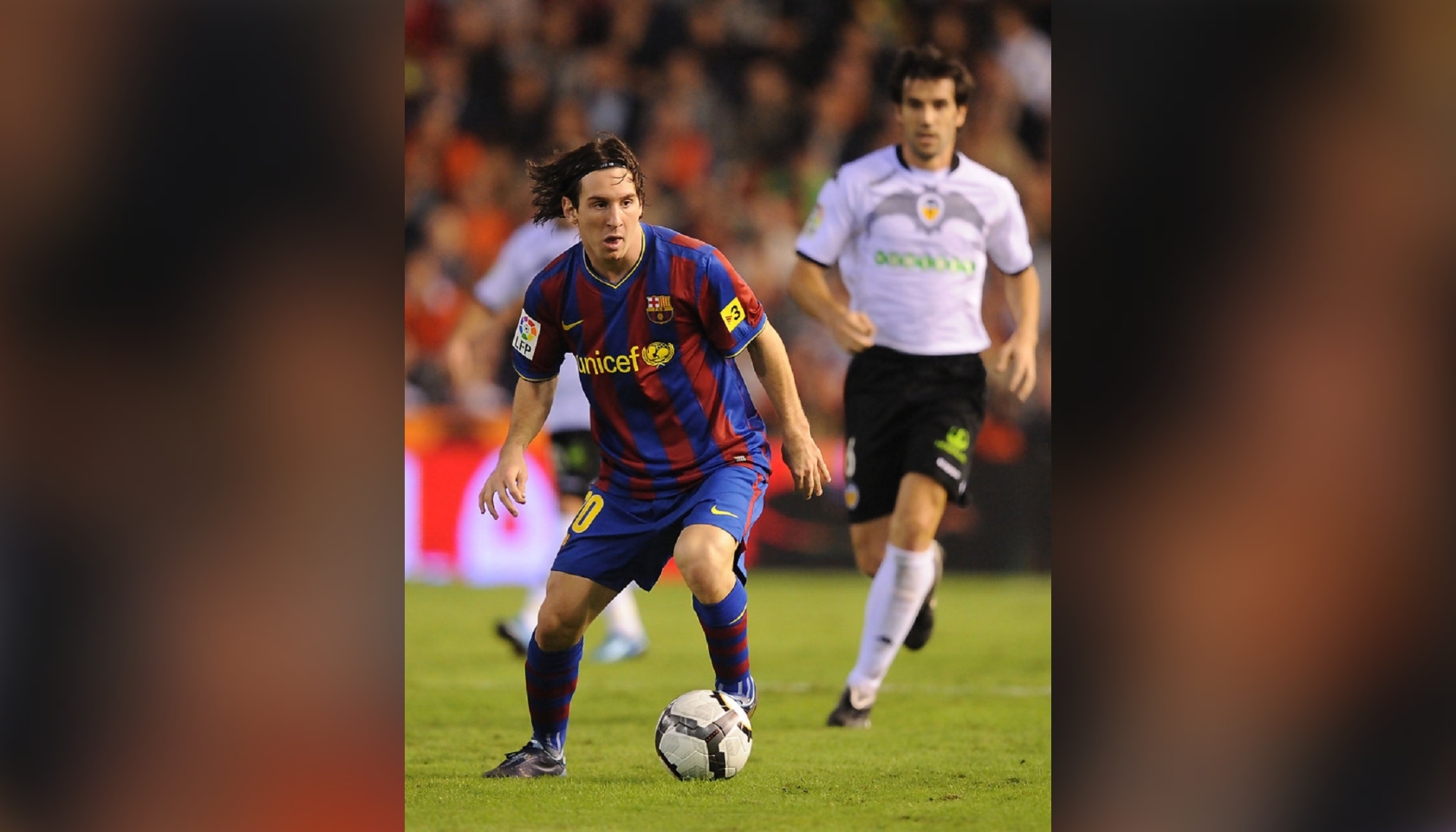 Messi Official Barcelona Shirt, 2009/10 CharityStars