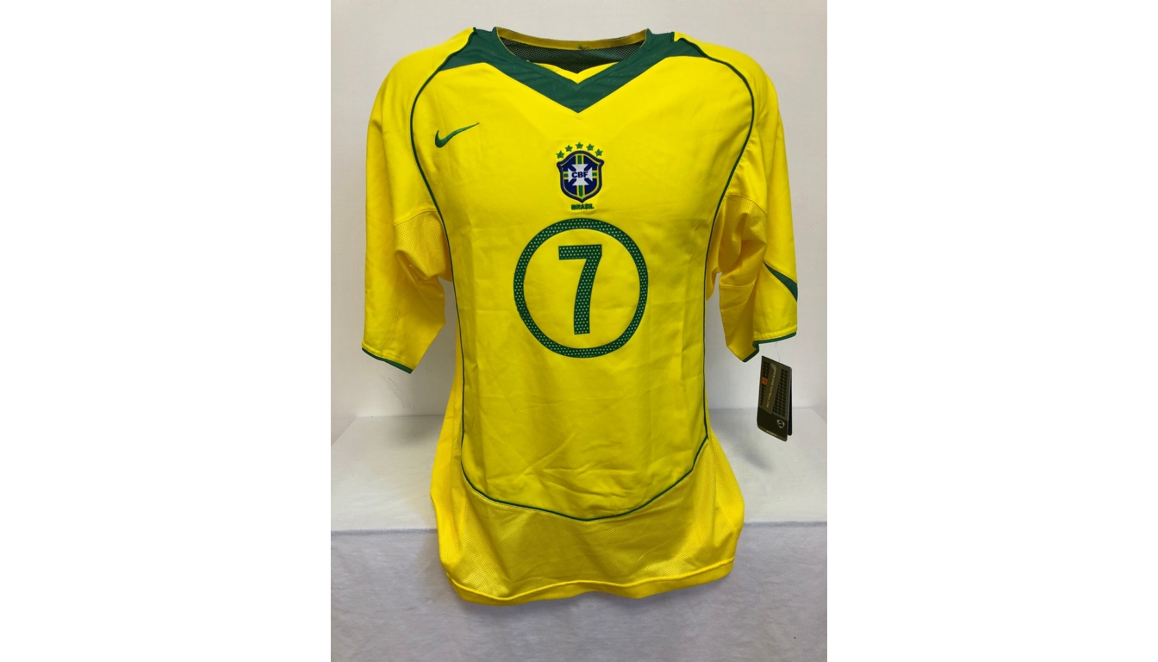 Ronaldinho Front Signed Brazil 2004 Home Shirt In Hero Frame