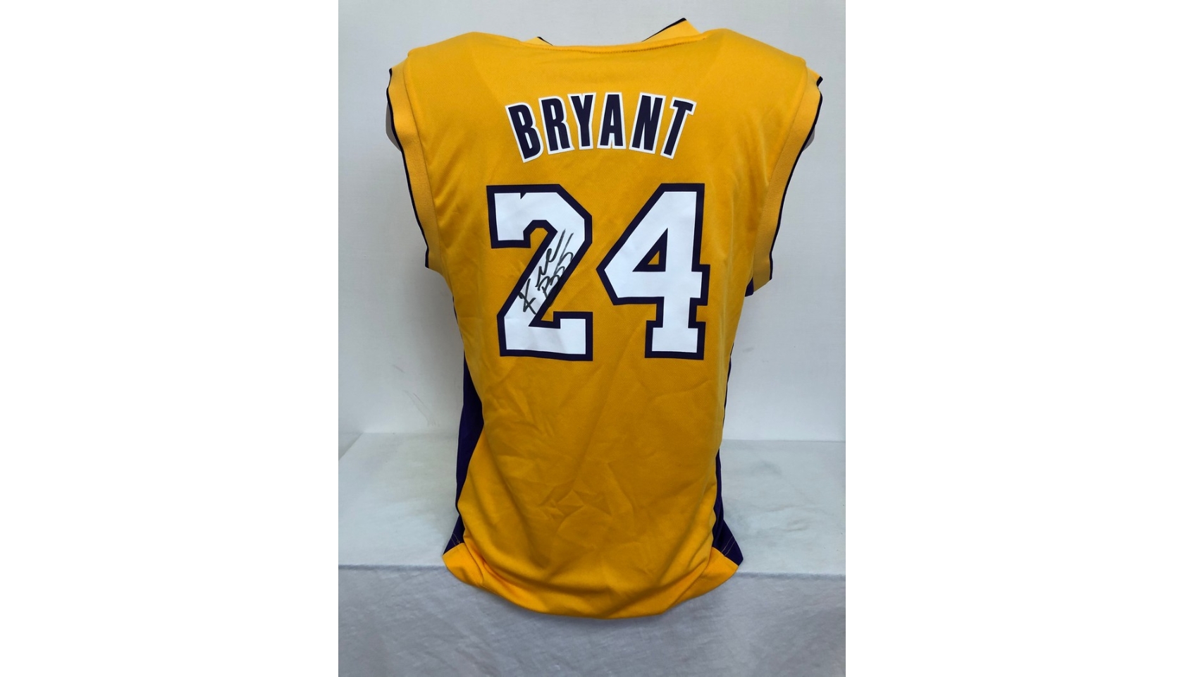 Kobe Bryant Signed USA Team Jersey - CharityStars