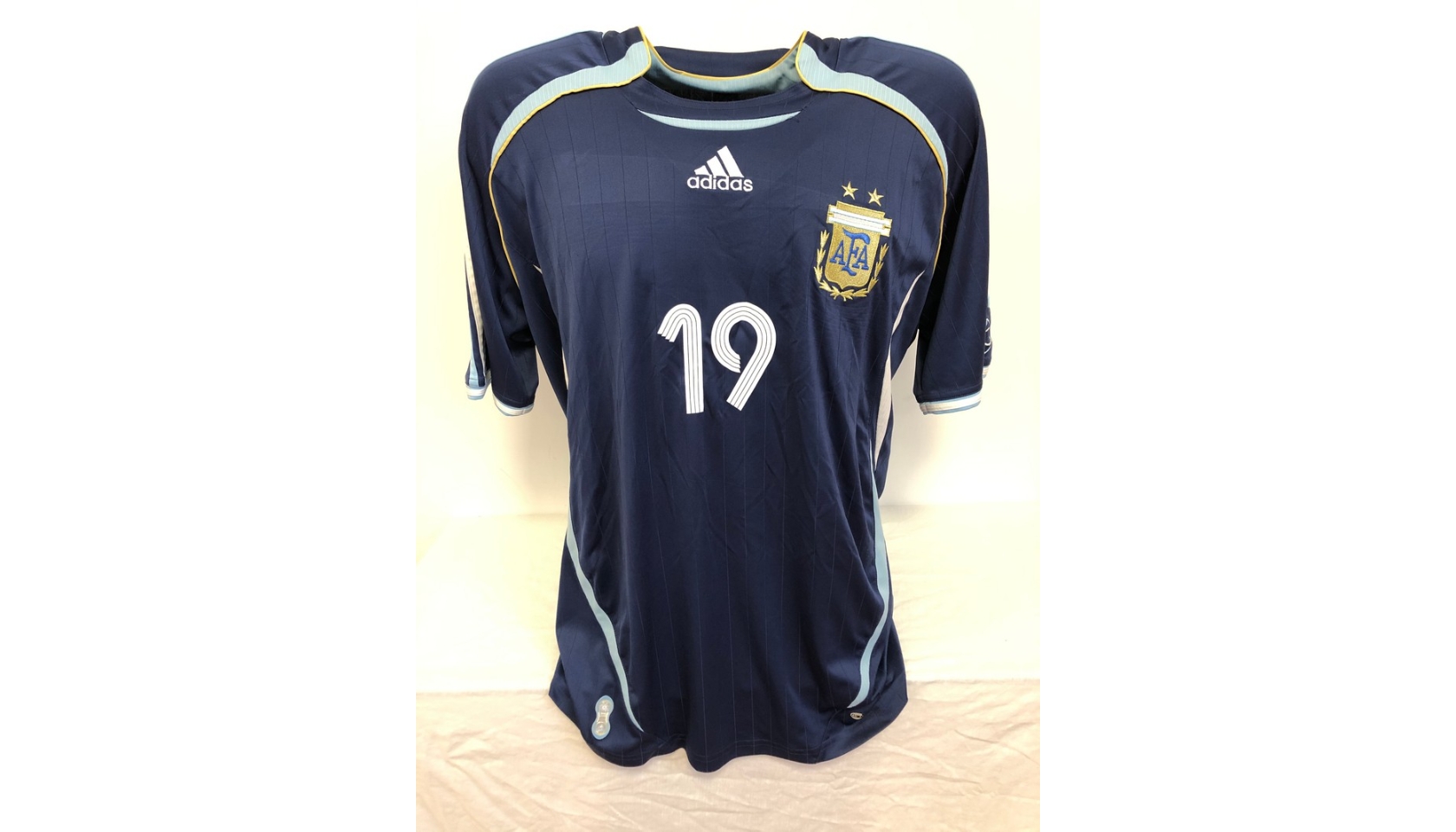 Bonhams : 2006 World Cup Messi match worn Argentina shirt