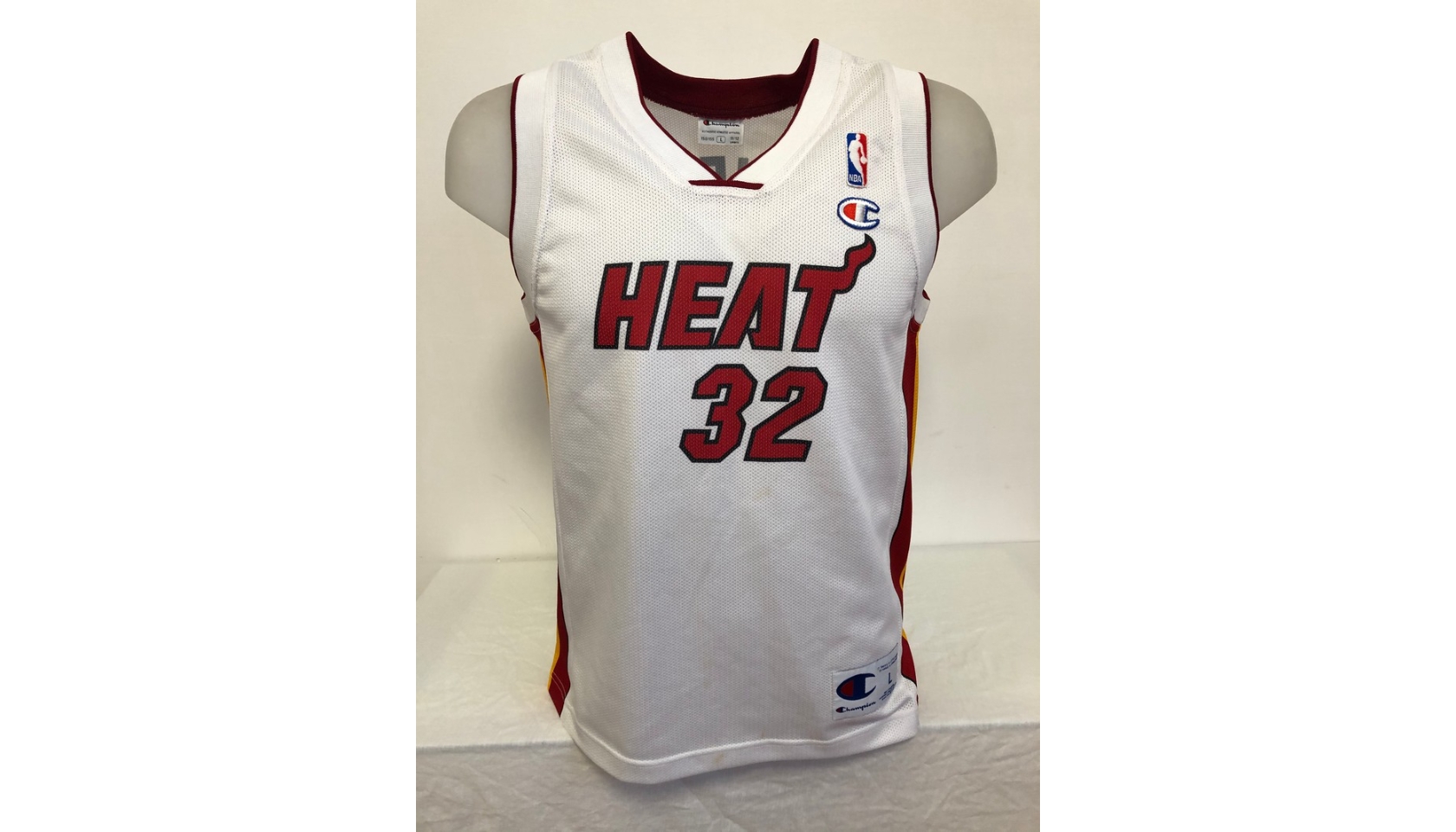 Majestic Miami Heat Shaquille O’ Neal Youth Medium 10-12 Sewn Basketball  Jersey