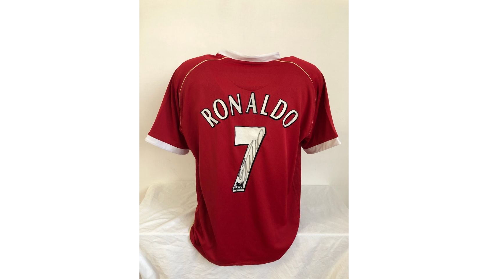 Ronaldo's Official Manchester United Signed Shirt, 2007/08 - CharityStars