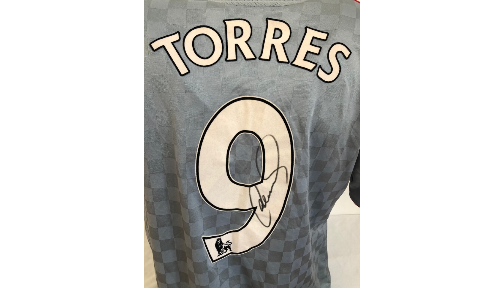 Match issued Torres Liverpool shirt, Premier League 10/11 - CharityStars