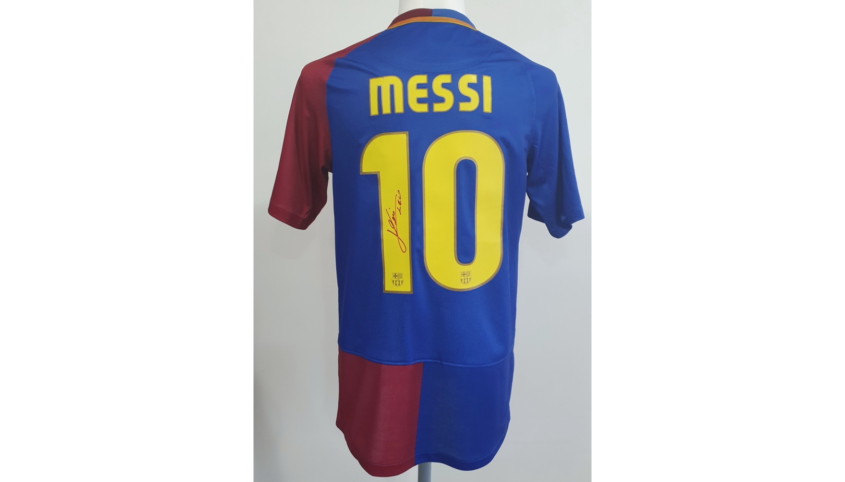 Messi's Barcelona Match Shirt, UCL 2009/10 - CharityStars