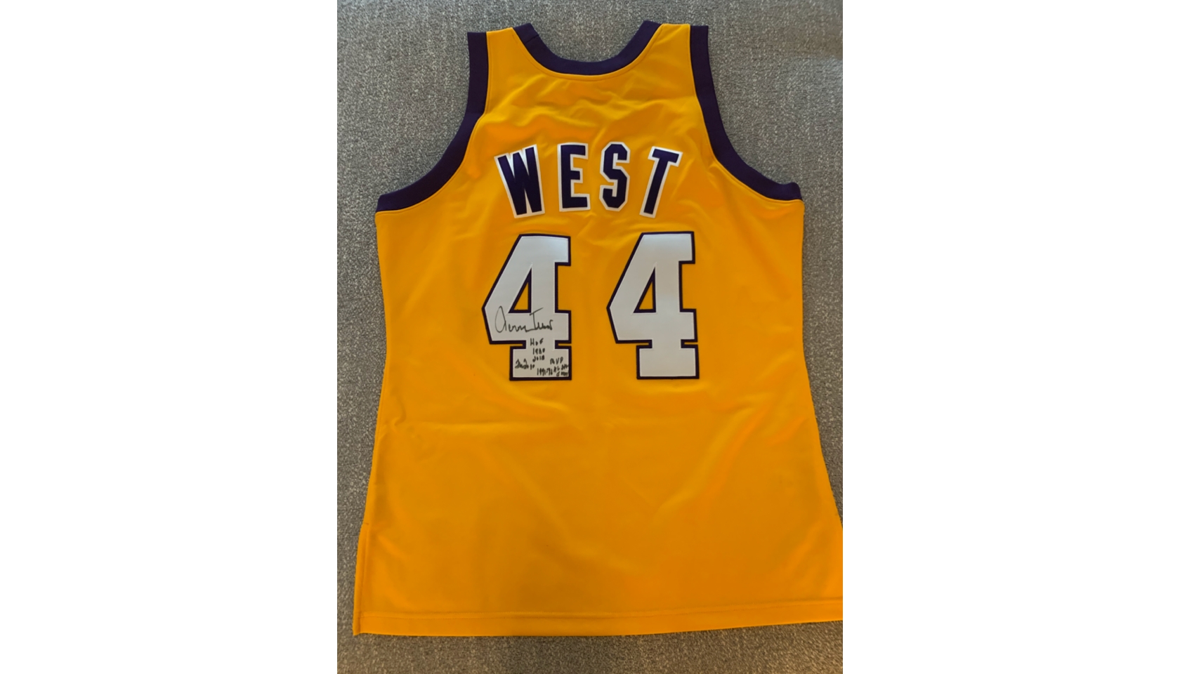 Jerry West Hand Print Signed Autographed Yellow Jersey JSA BB00704