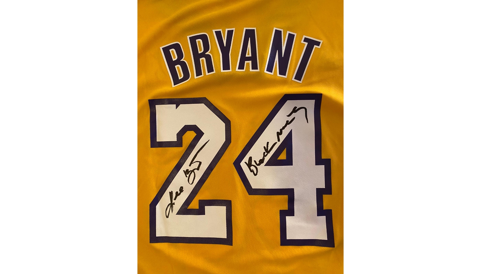 Kobe Bryant's Los Angeles Lakers 2007/08 Signed Jersey - CharityStars